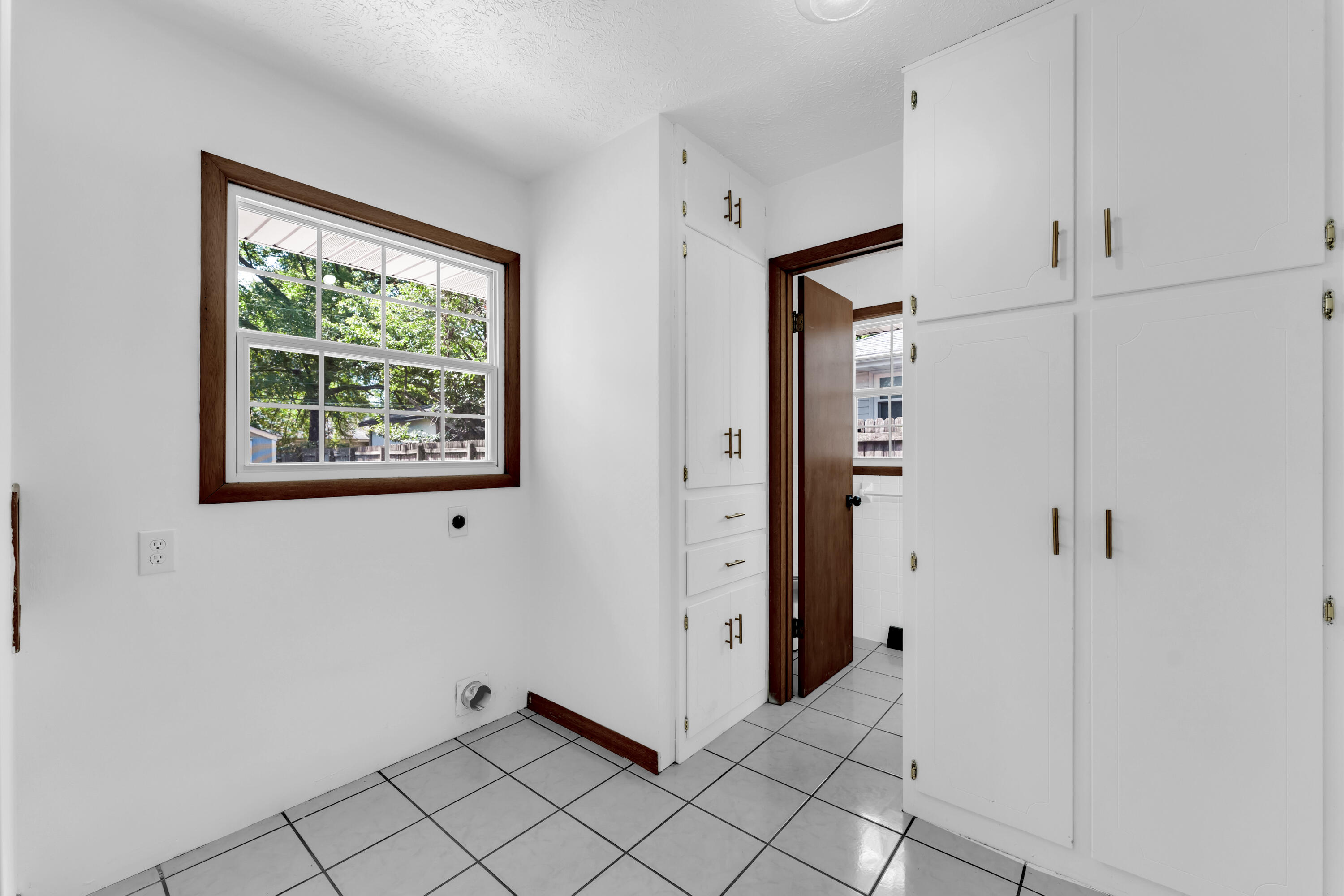 844 West Maplewood Street Property Photo 16