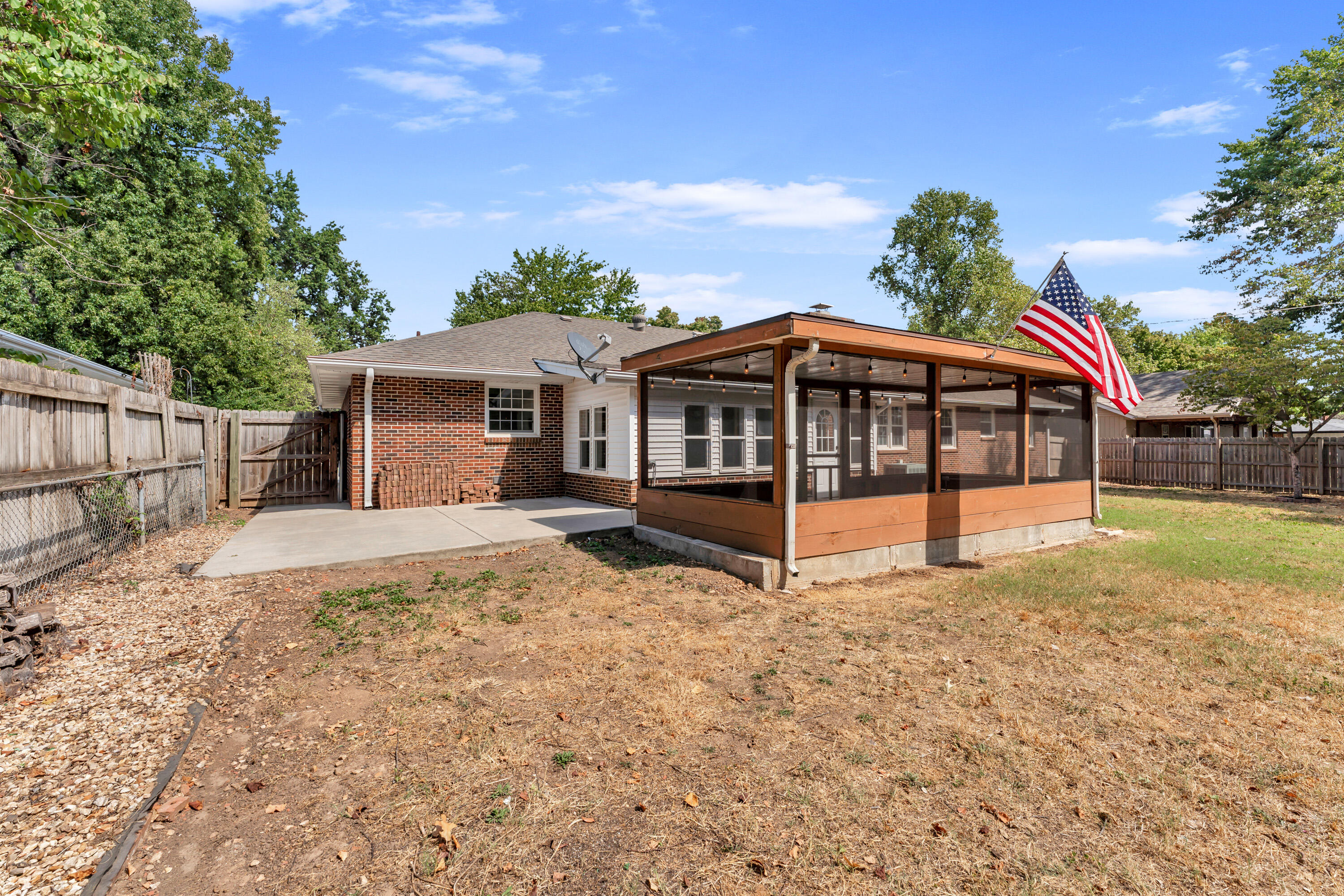 844 West Maplewood Street Property Photo 32