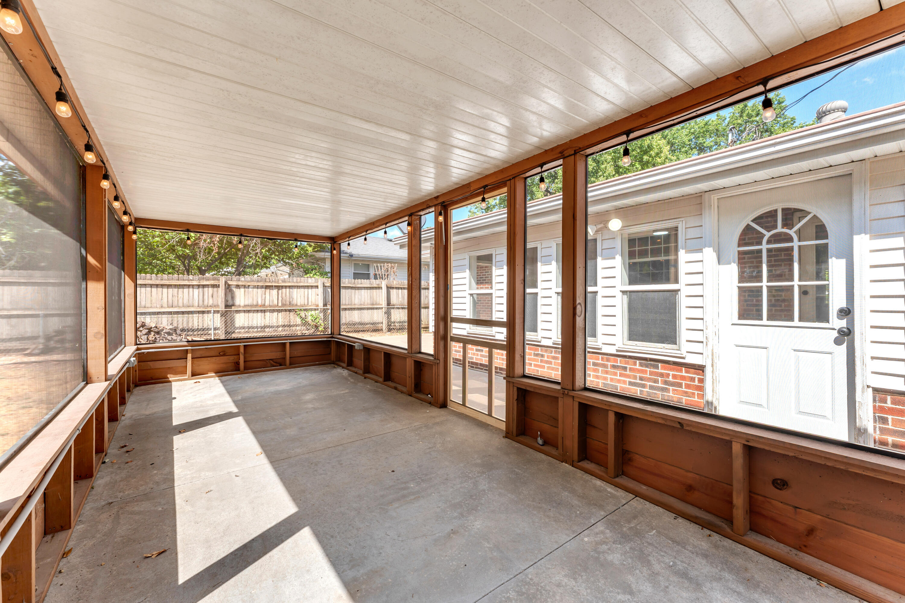 844 West Maplewood Street Property Photo 33