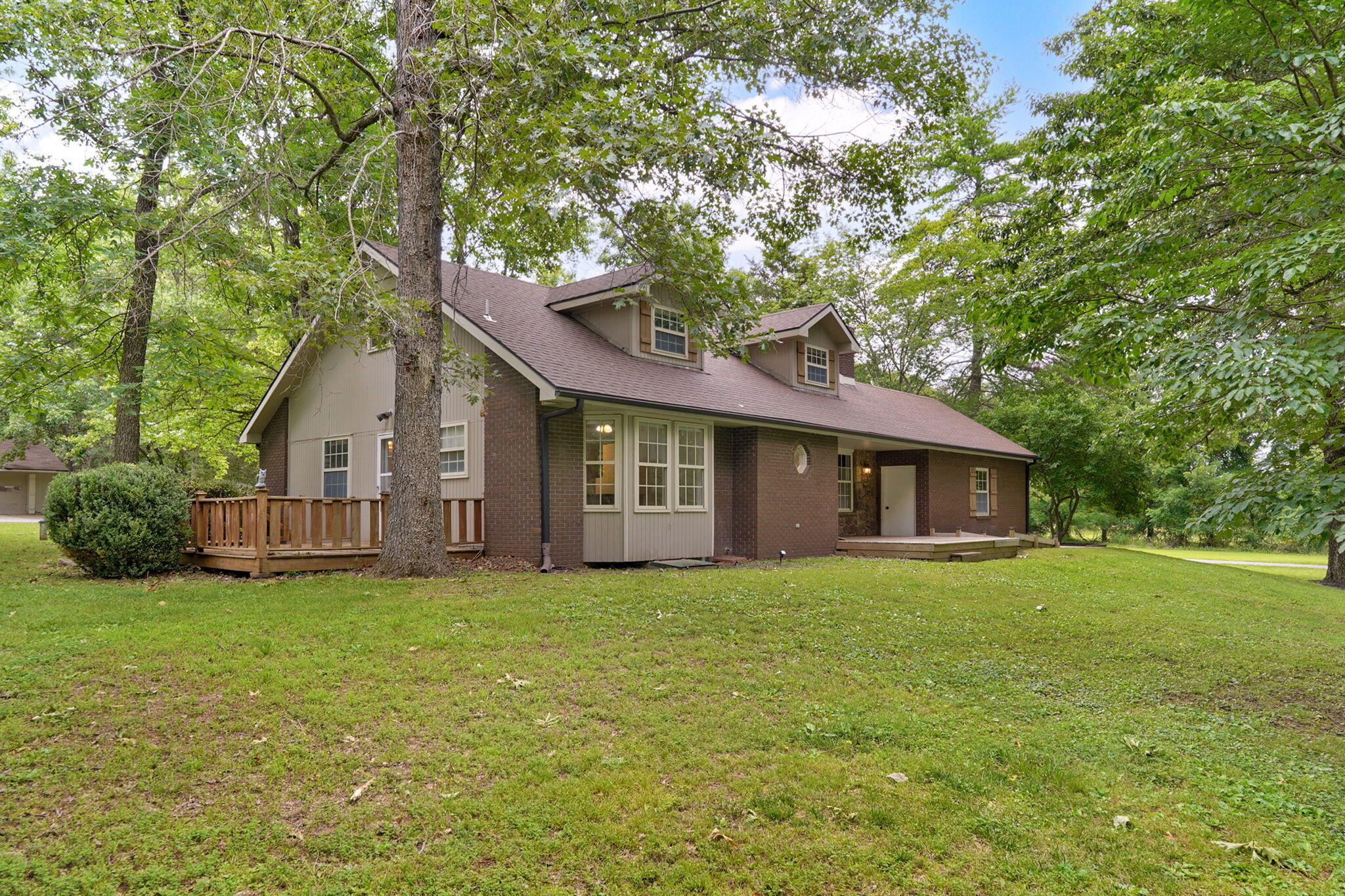 9971 East Farm Road 104 Property Photo 2
