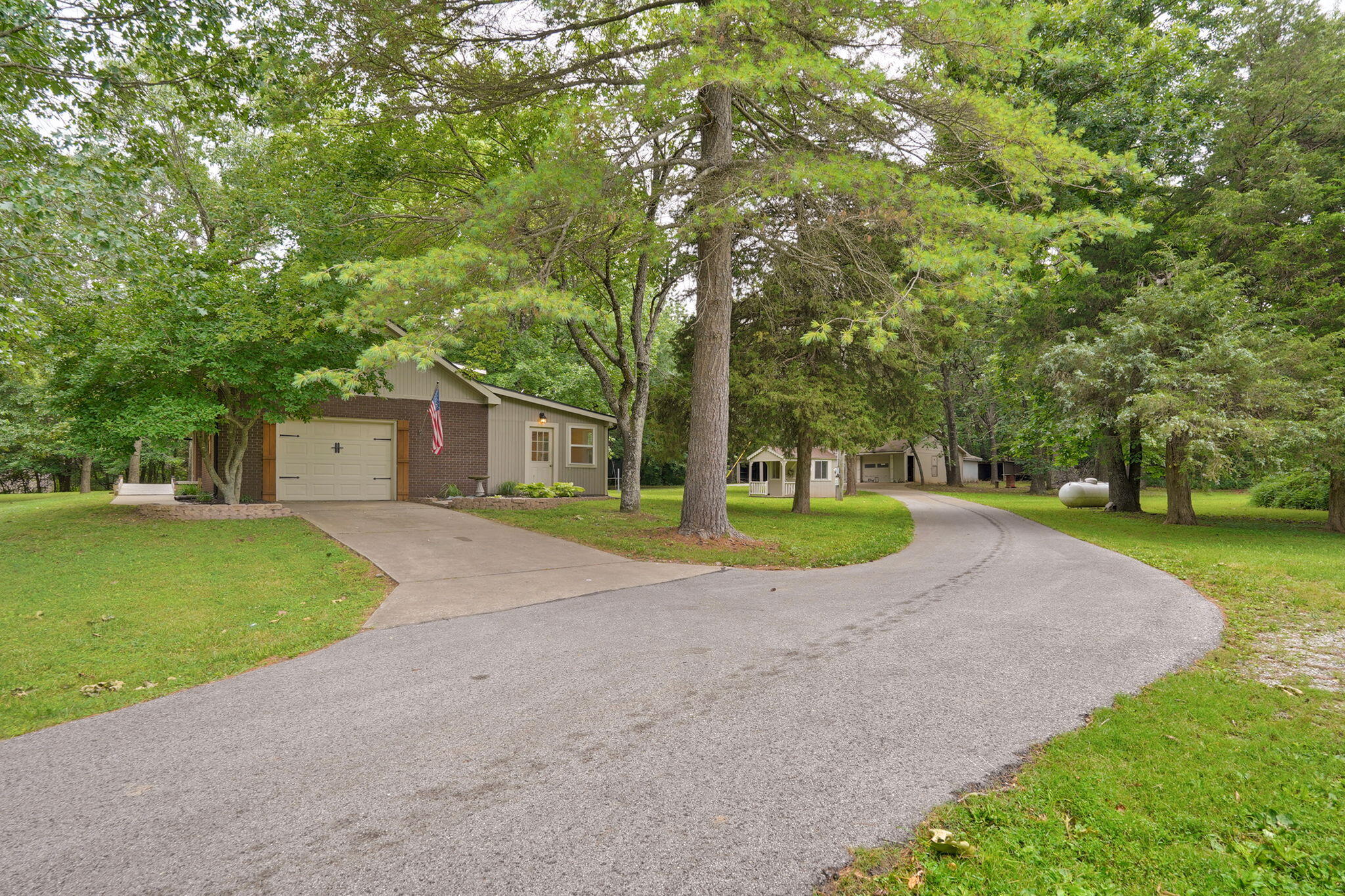 9971 East Farm Road 104 Property Photo 6