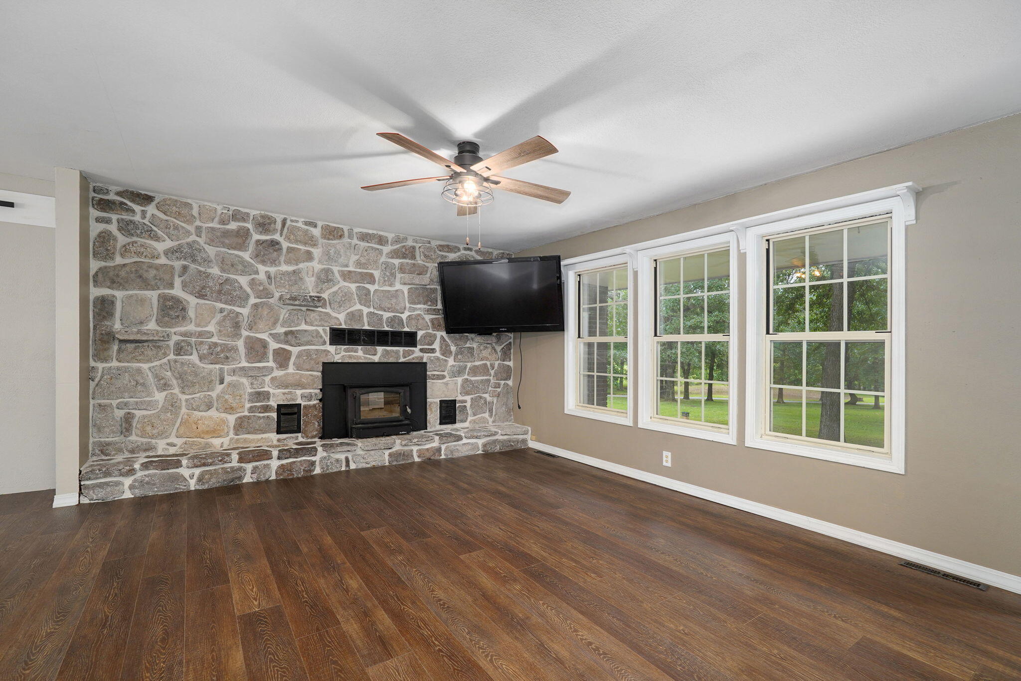 9971 East Farm Road 104 Property Photo 13