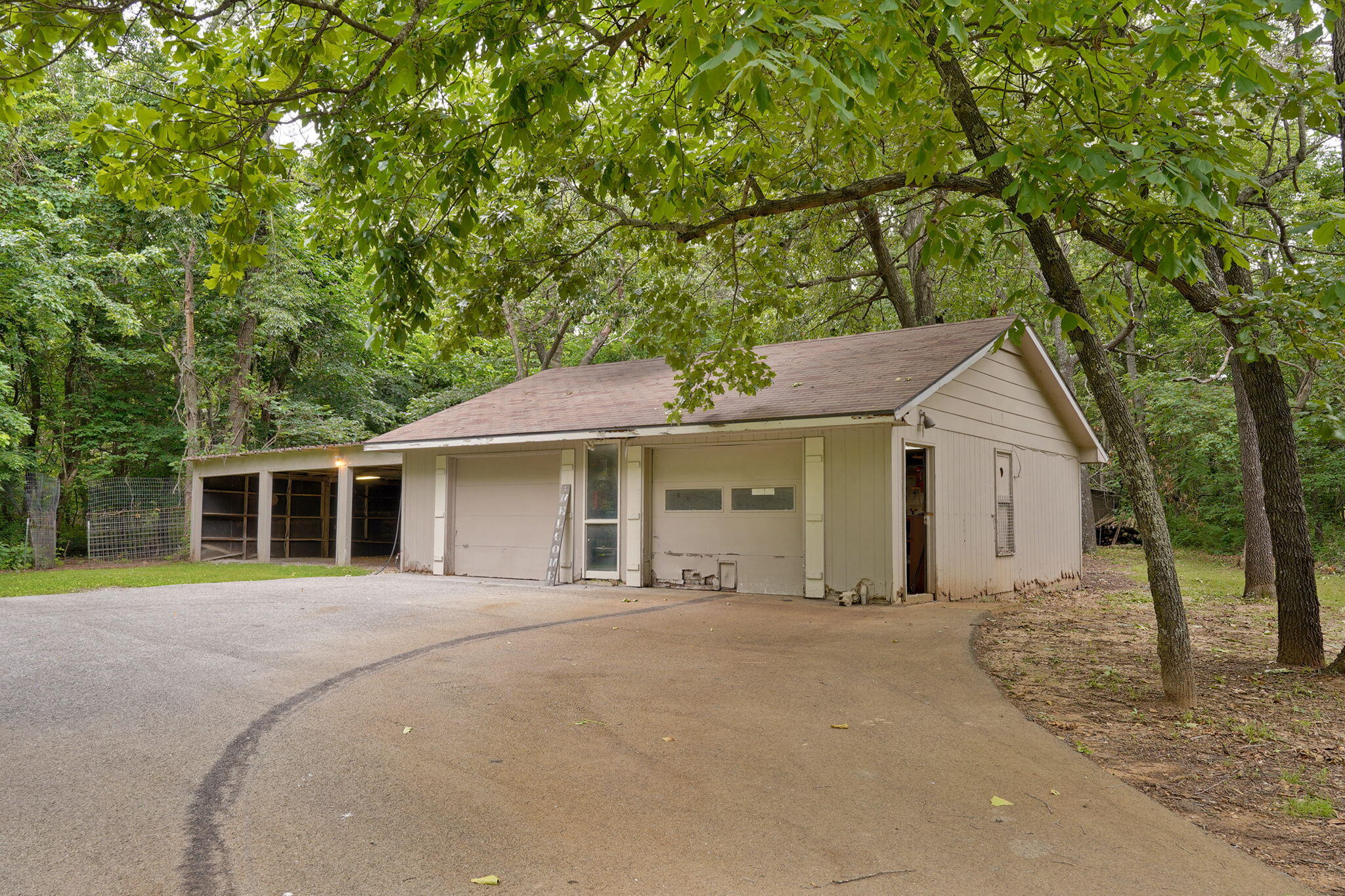 9971 East Farm Road 104 Property Photo 32