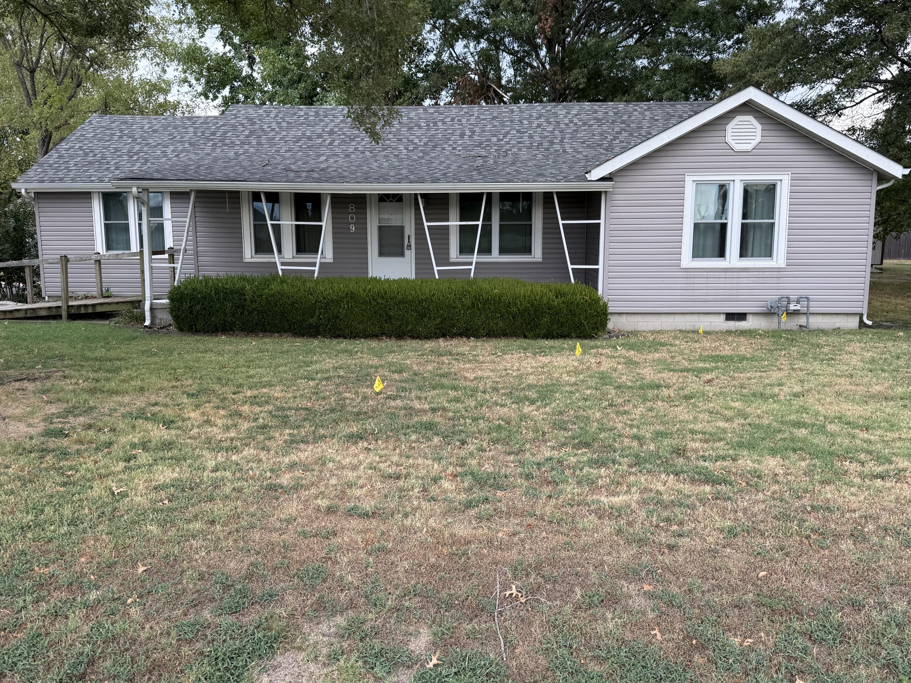809 Irwin Street Property Photo 3