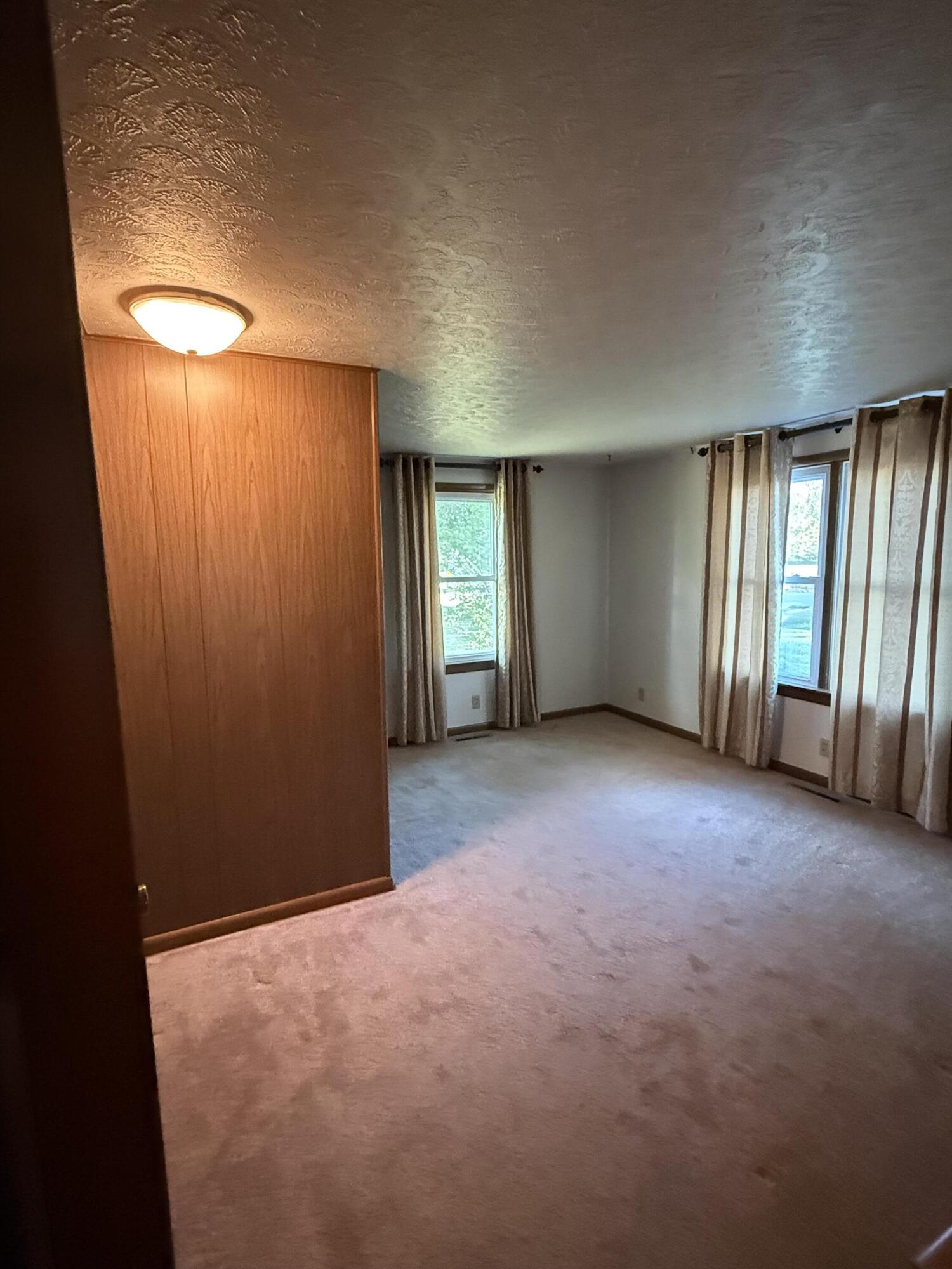 809 Irwin Street Property Photo 6