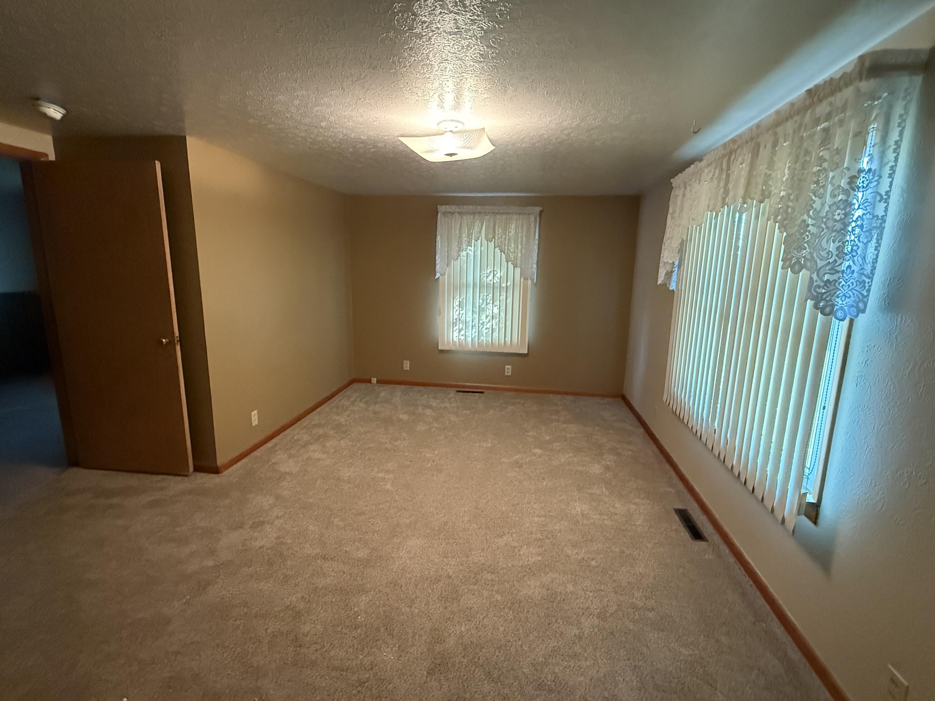 809 Irwin Street Property Photo 8