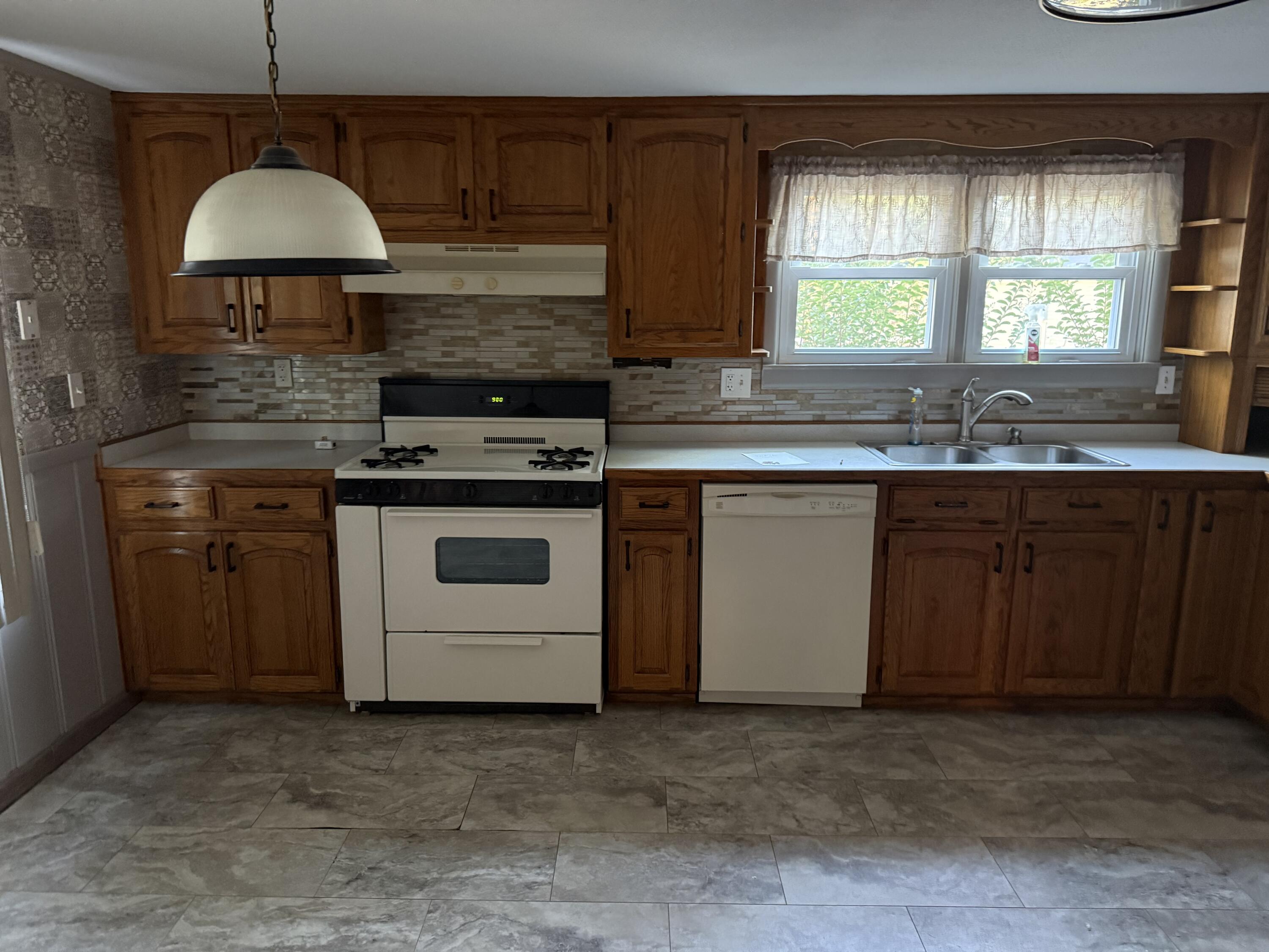 809 Irwin Street Property Photo 13