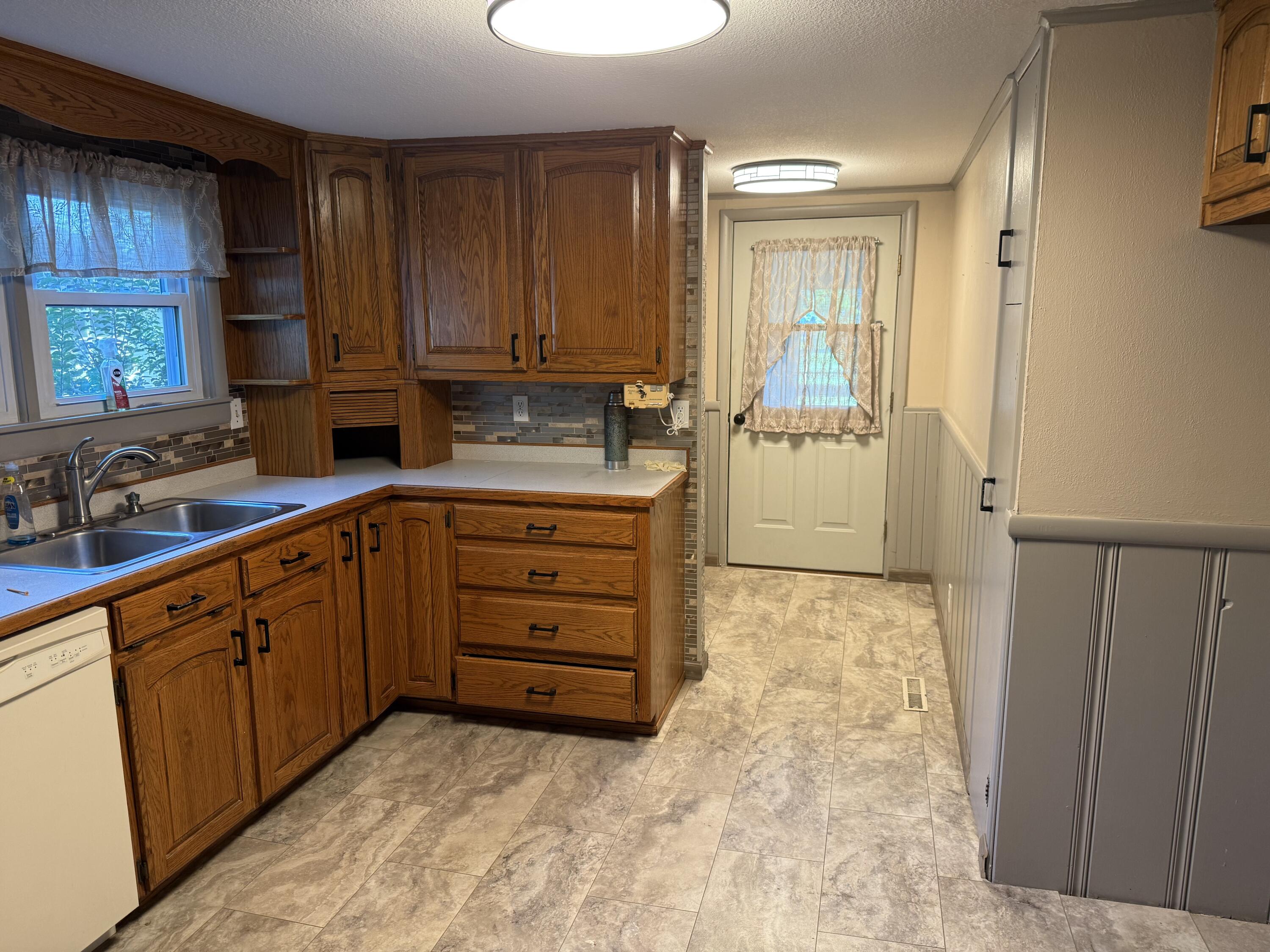 809 Irwin Street Property Photo 15