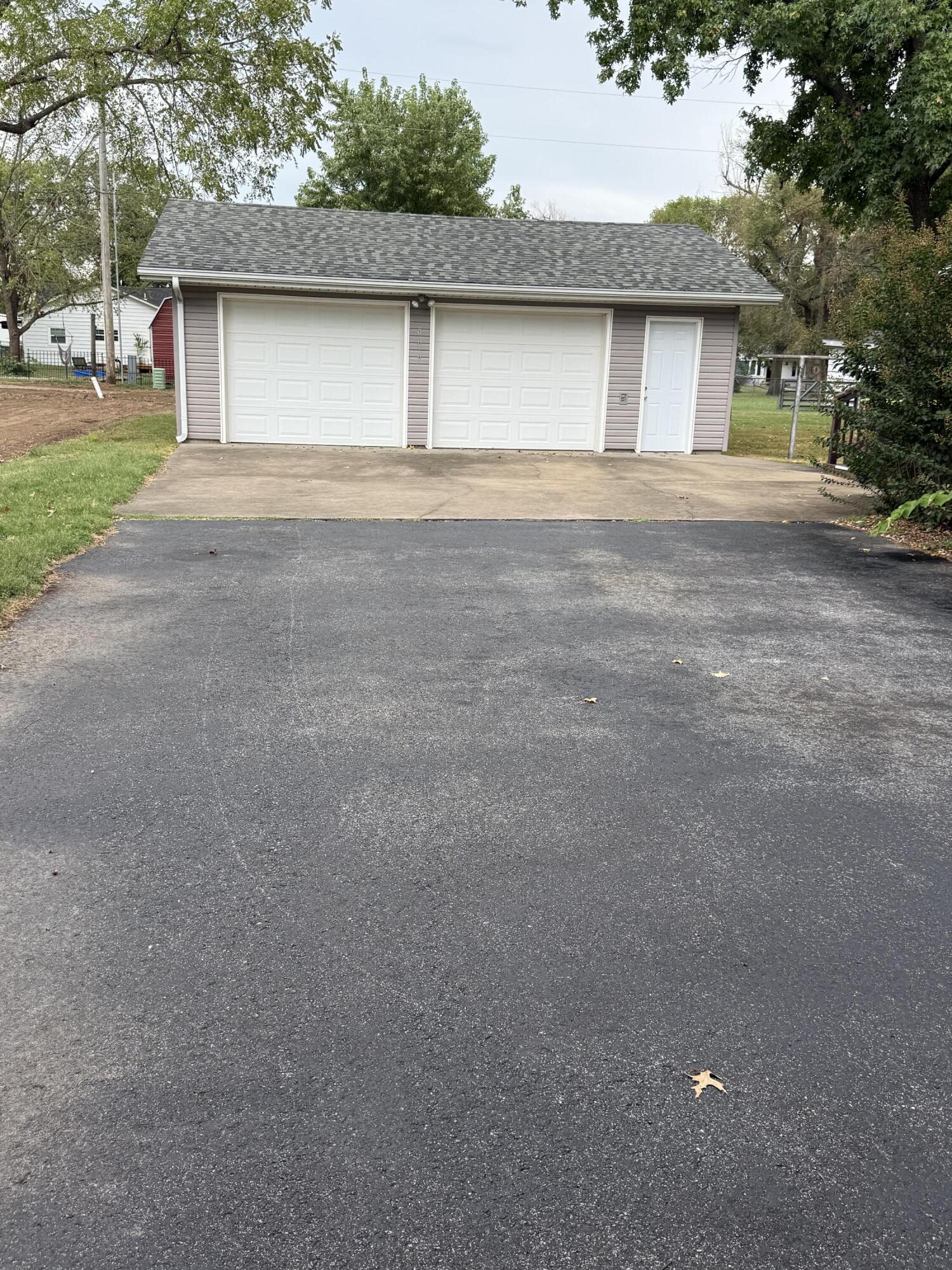 809 Irwin Street Property Photo 22