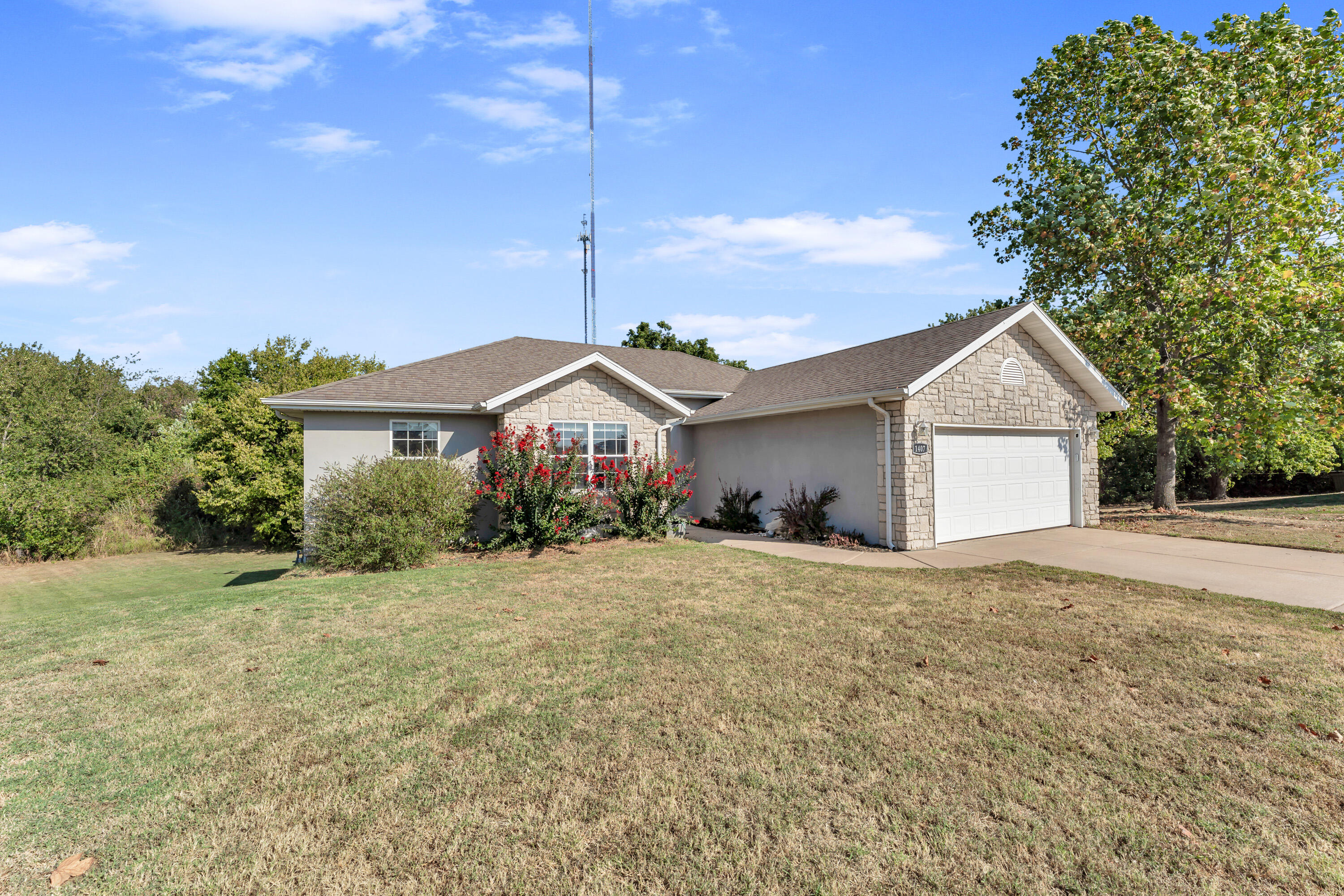 1407 Raspberry Court Property Photo 1