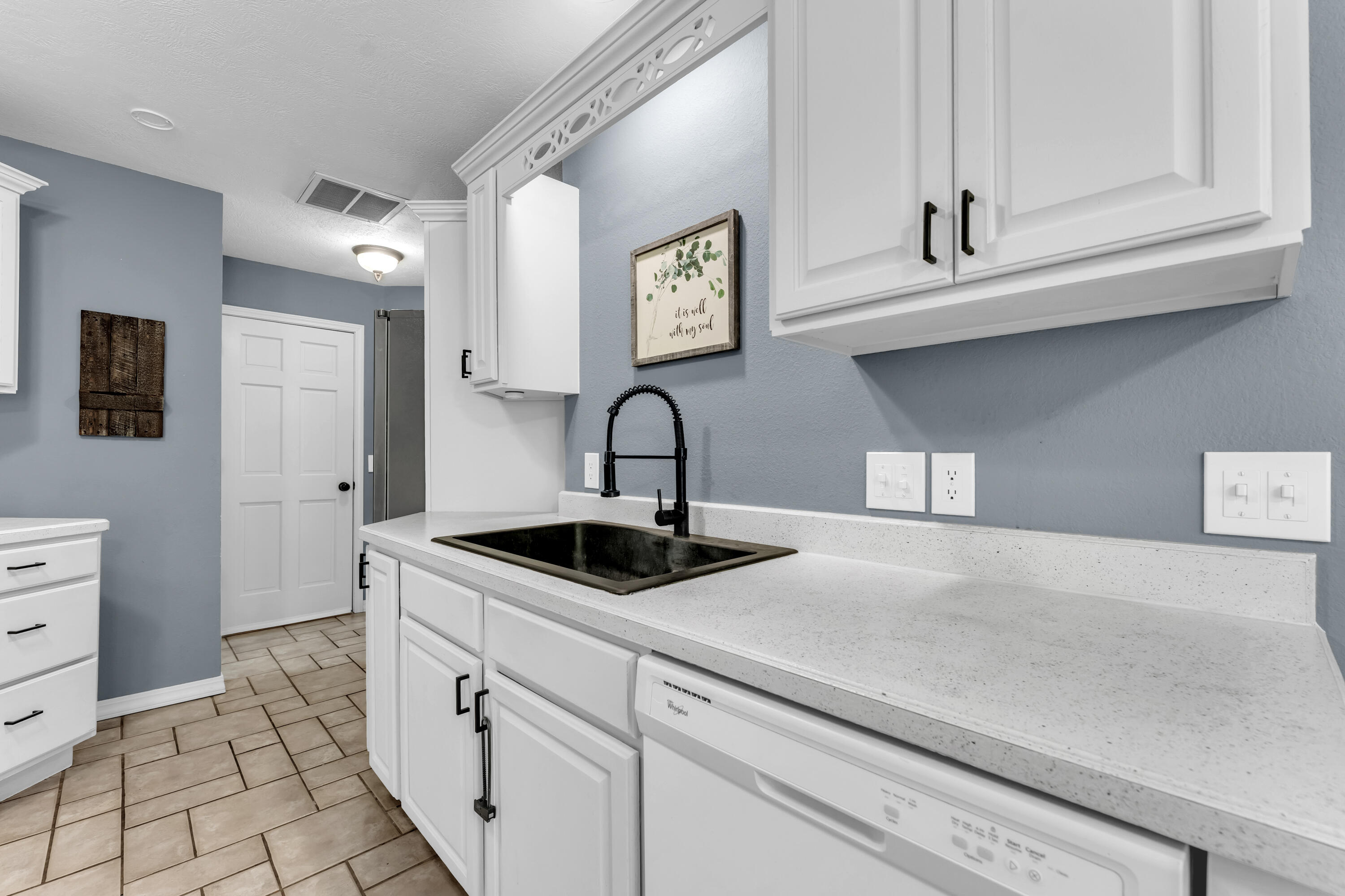 1407 Raspberry Court Property Photo 14