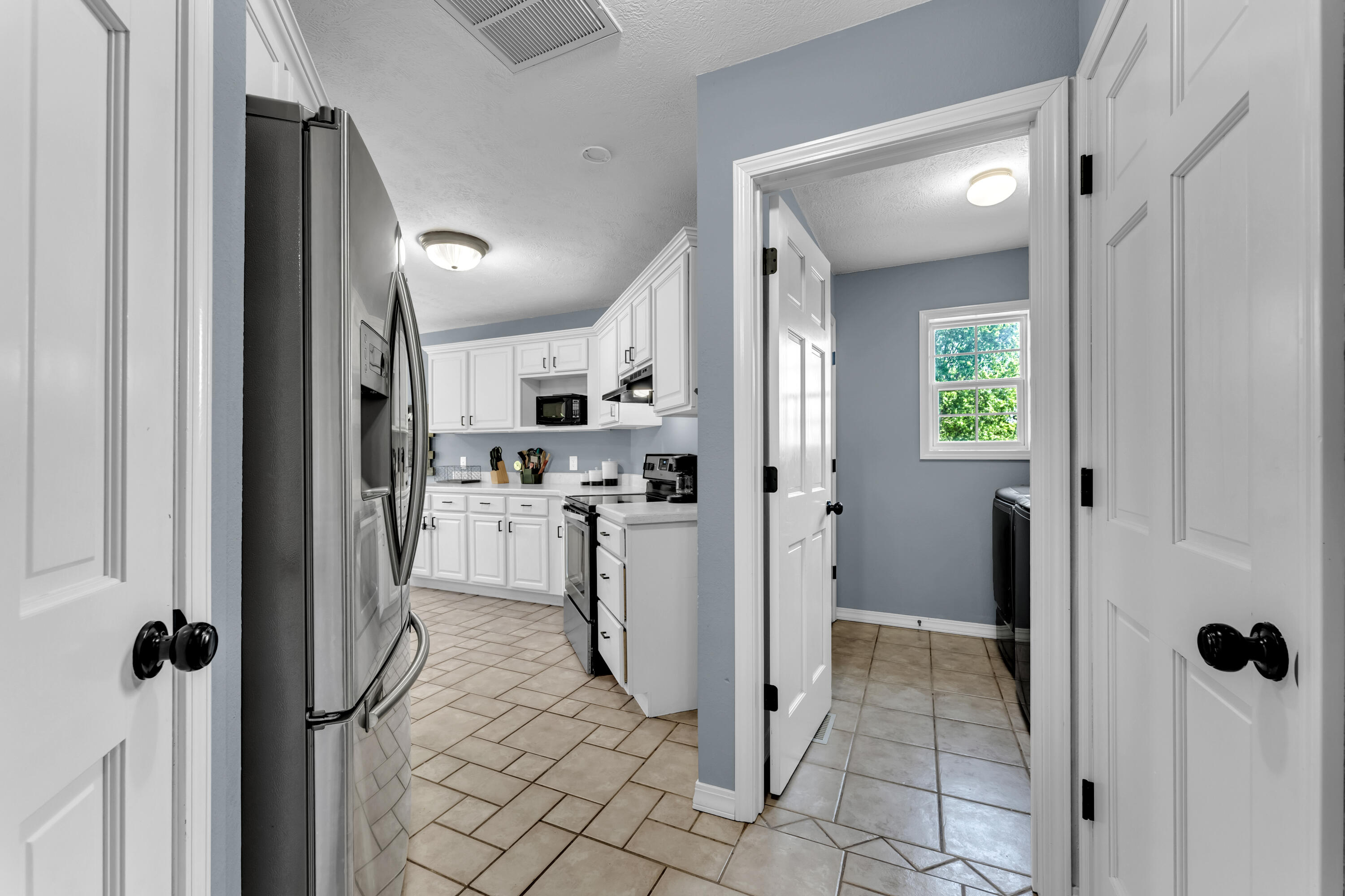 1407 Raspberry Court Property Photo 16