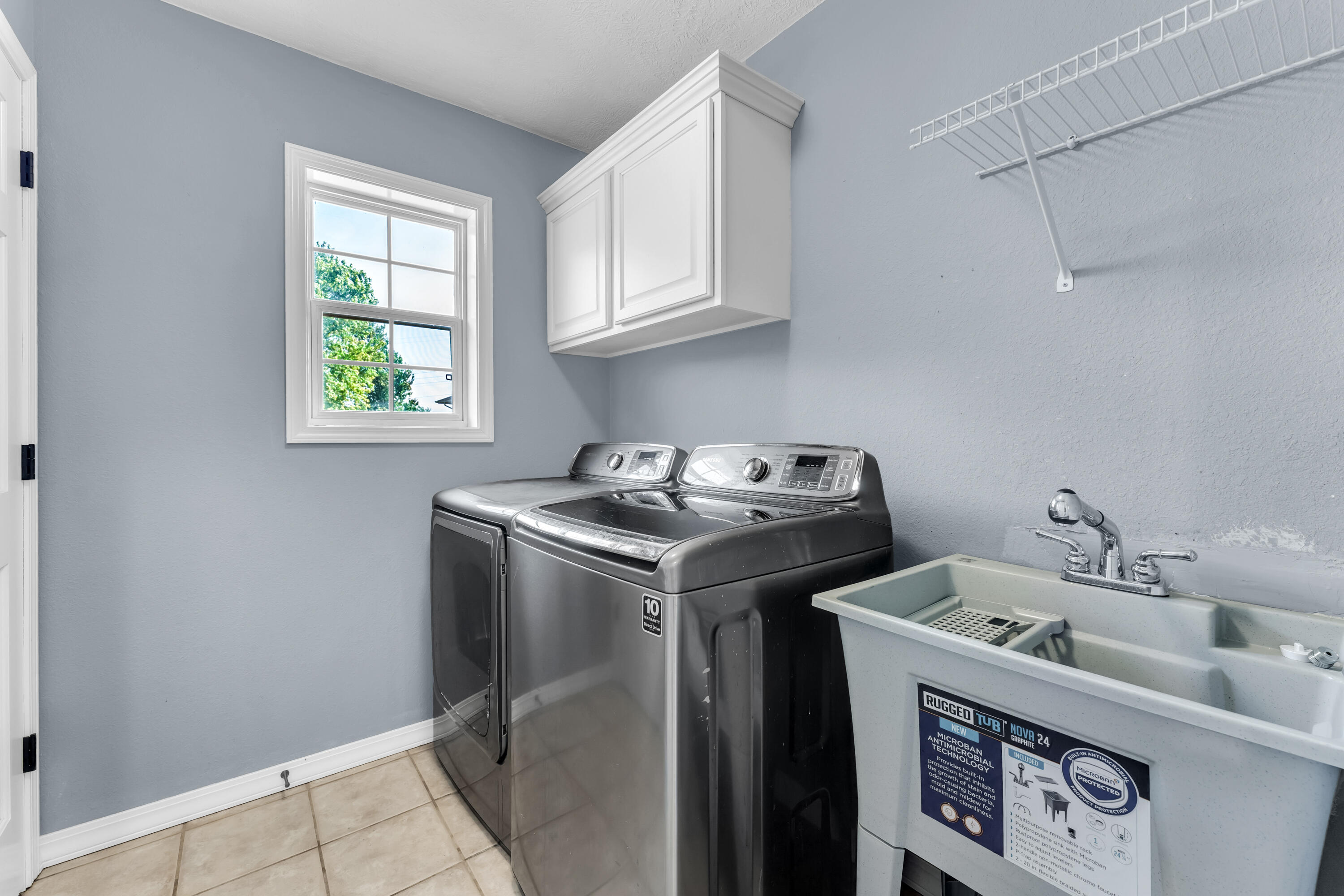 1407 Raspberry Court Property Photo 17