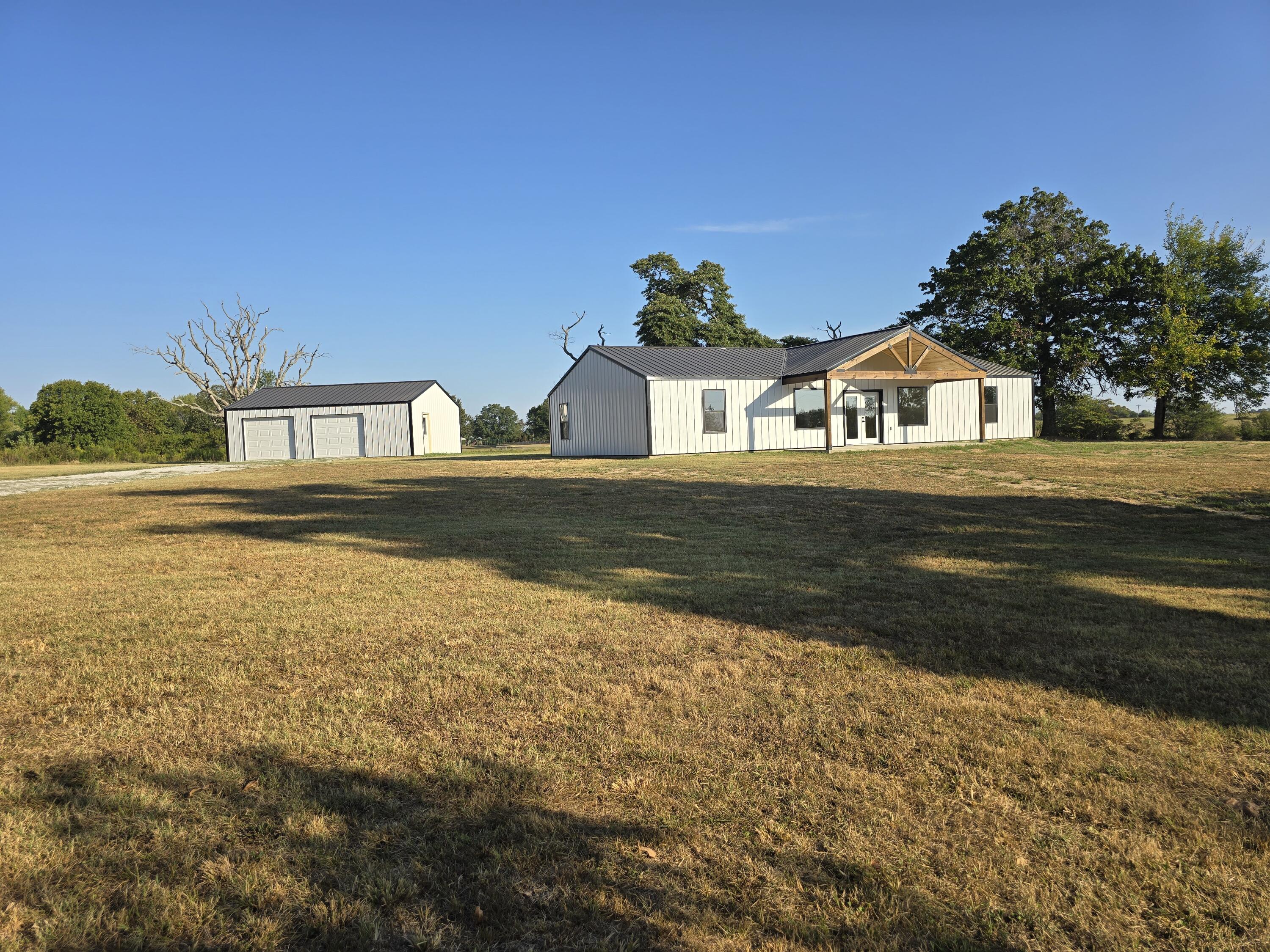 4513 State Road North Property Photo 1