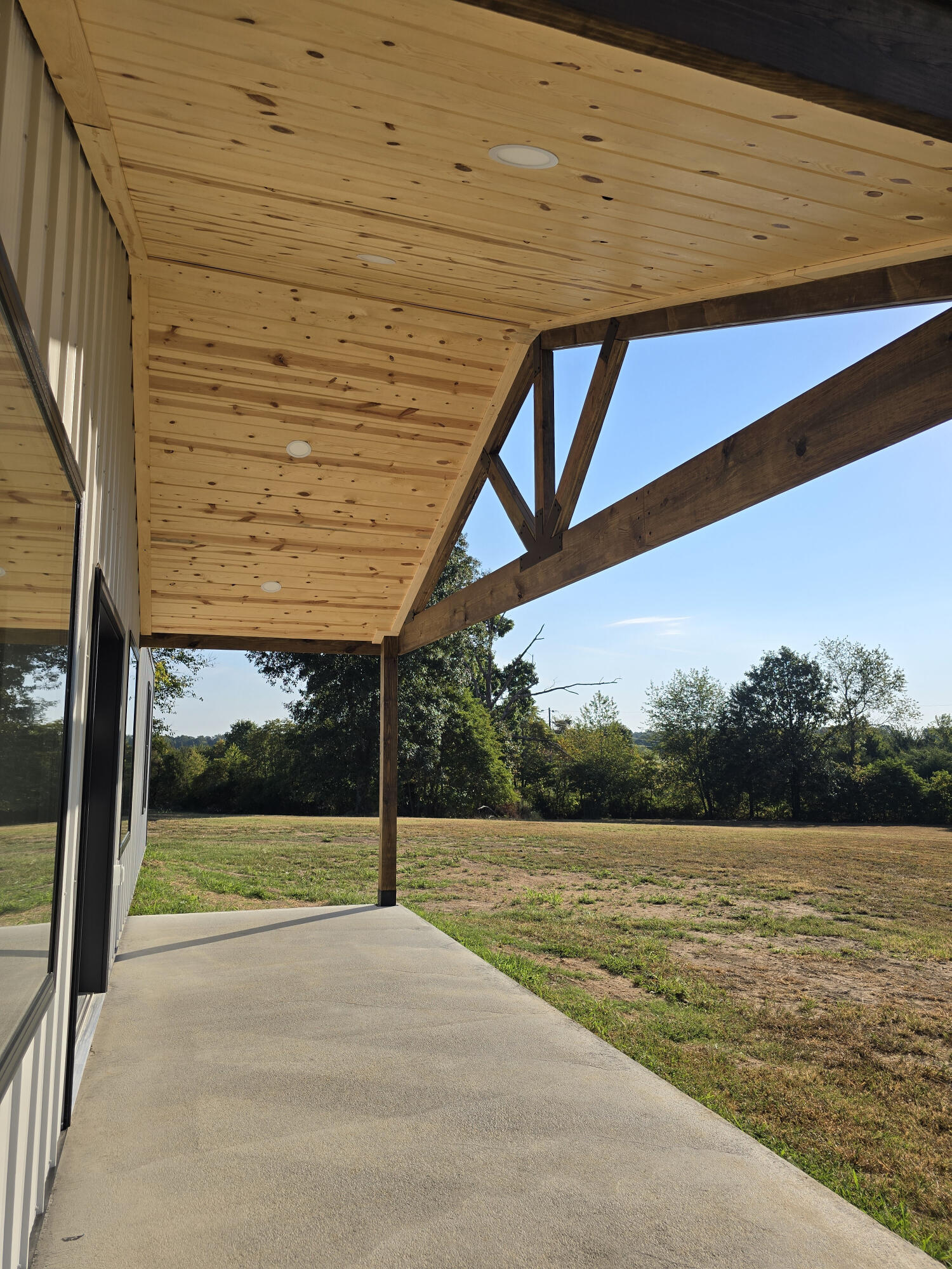 4513 State Road North Property Photo 3