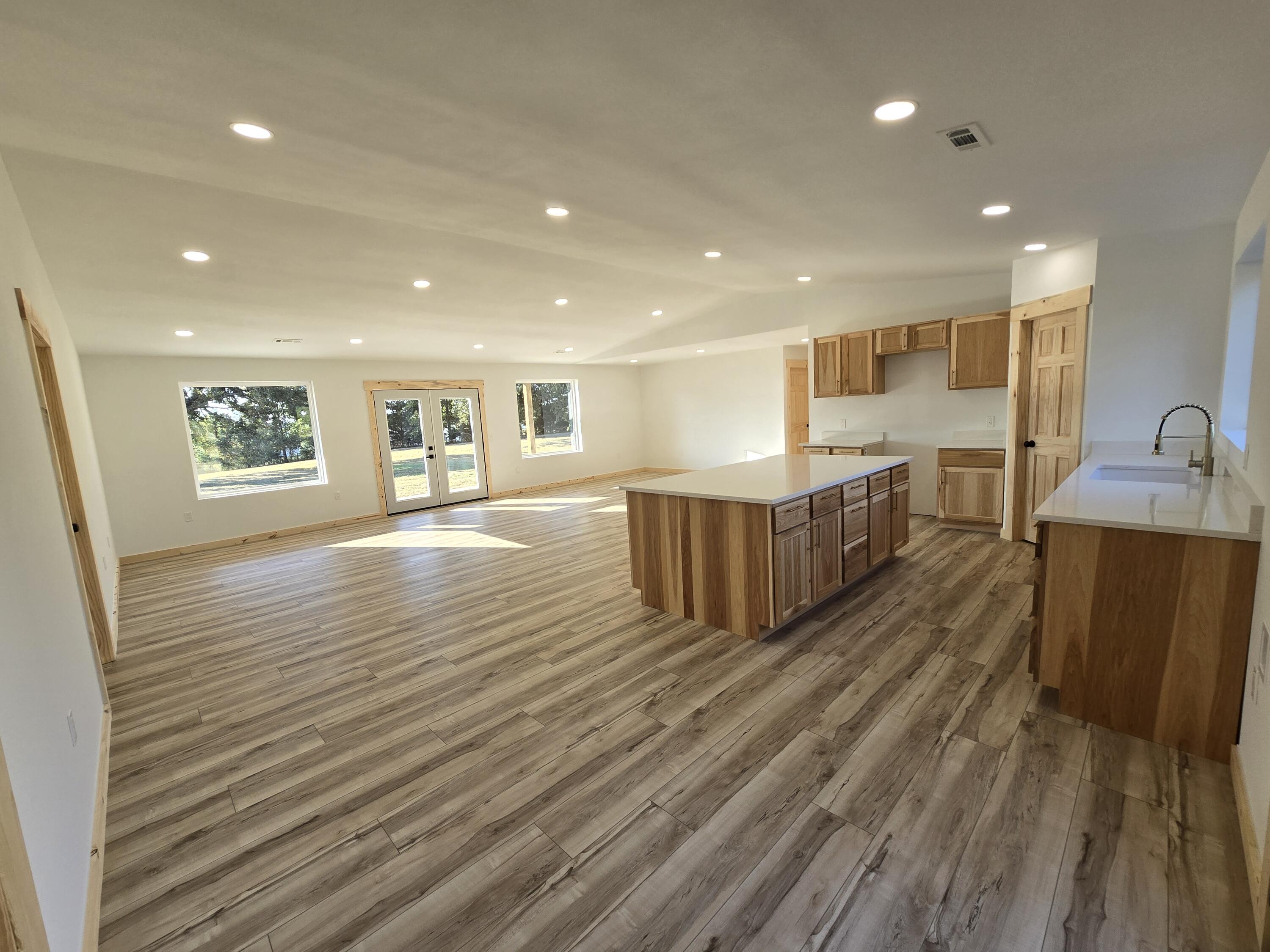 4513 State Road North Property Photo 4