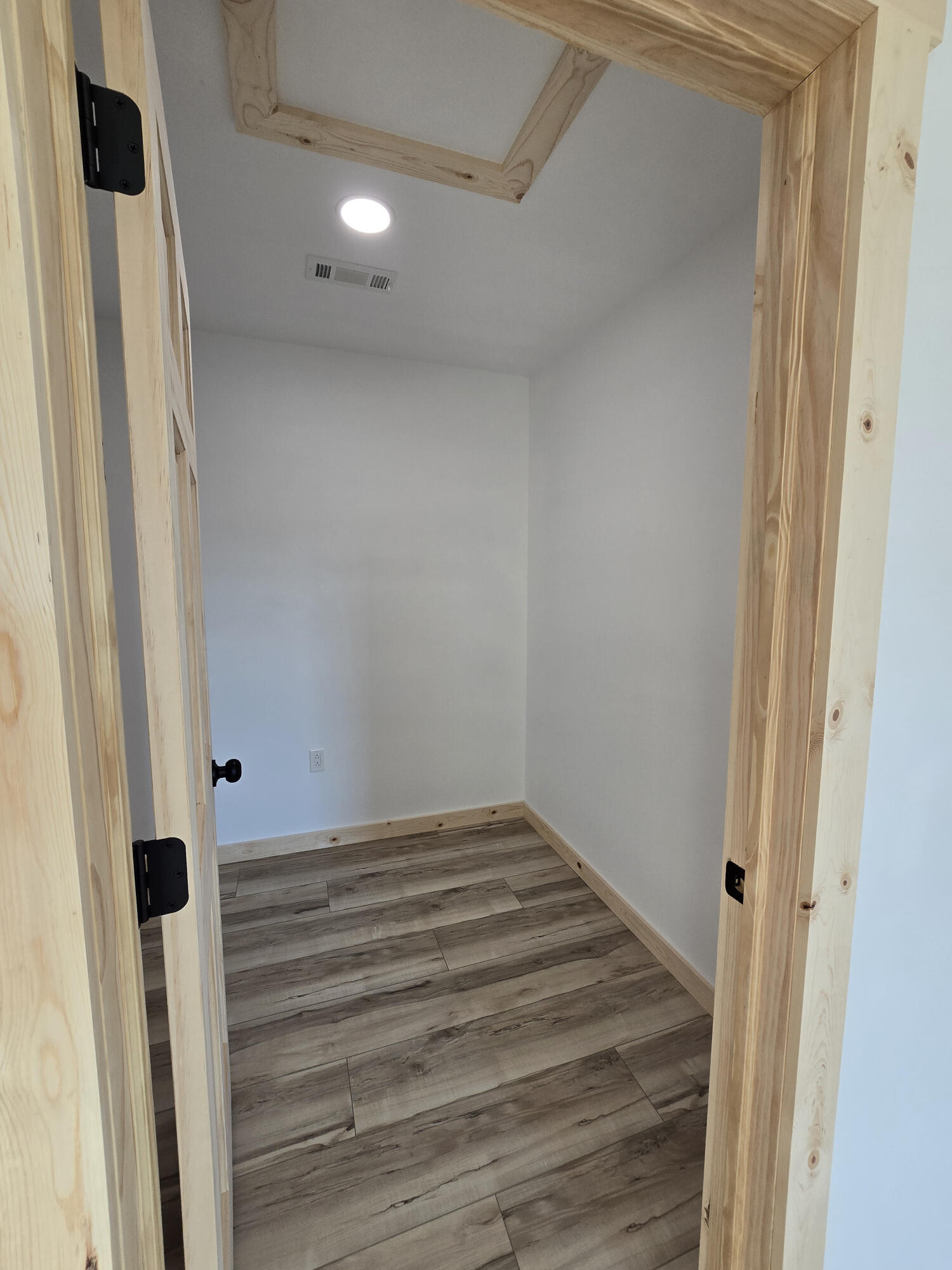 4513 State Road North Property Photo 10