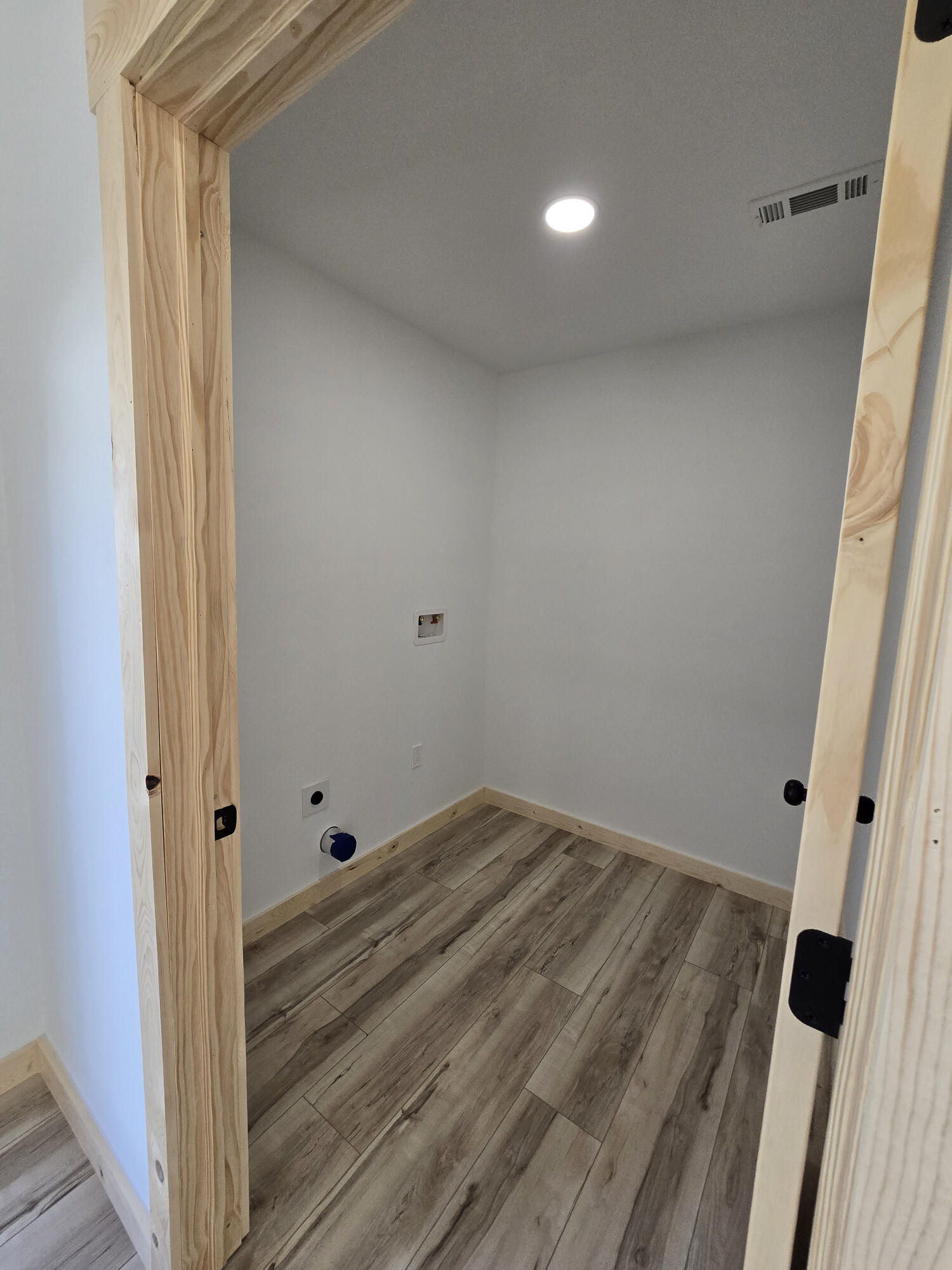 4513 State Road North Property Photo 11