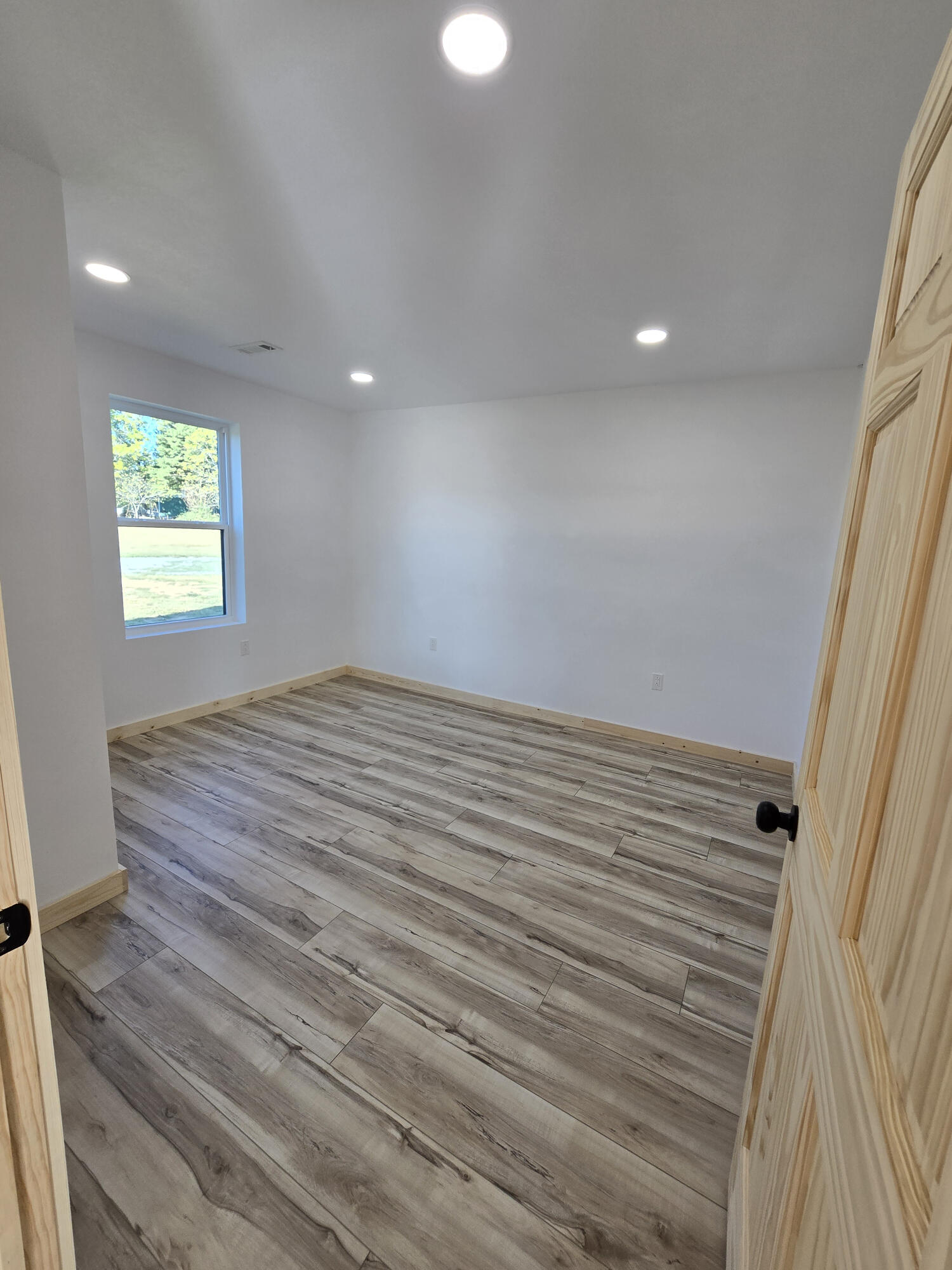 4513 State Road North Property Photo 24