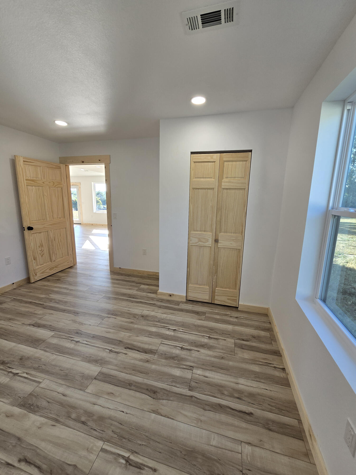 4513 State Road North Property Photo 25