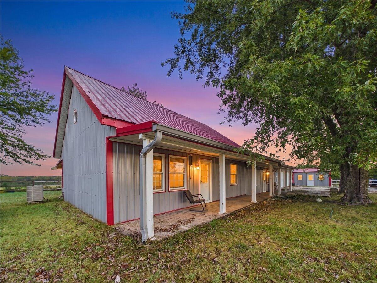 16790 Highway B Property Photo 1