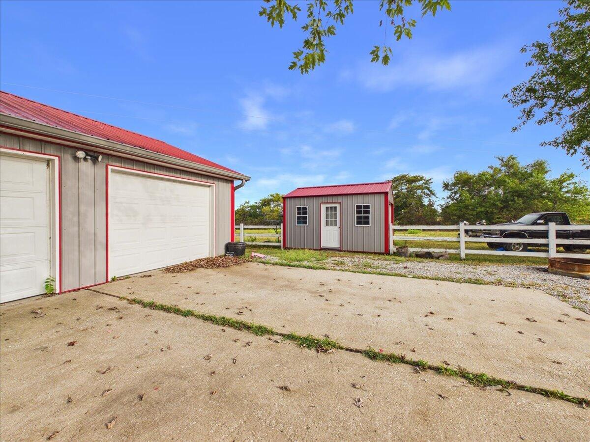 16790 Highway B Property Photo 5