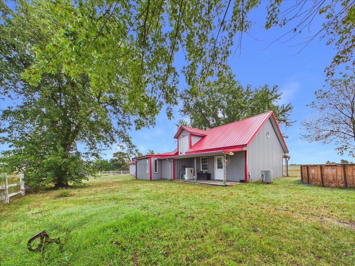 16790 Highway B Property Photo 9