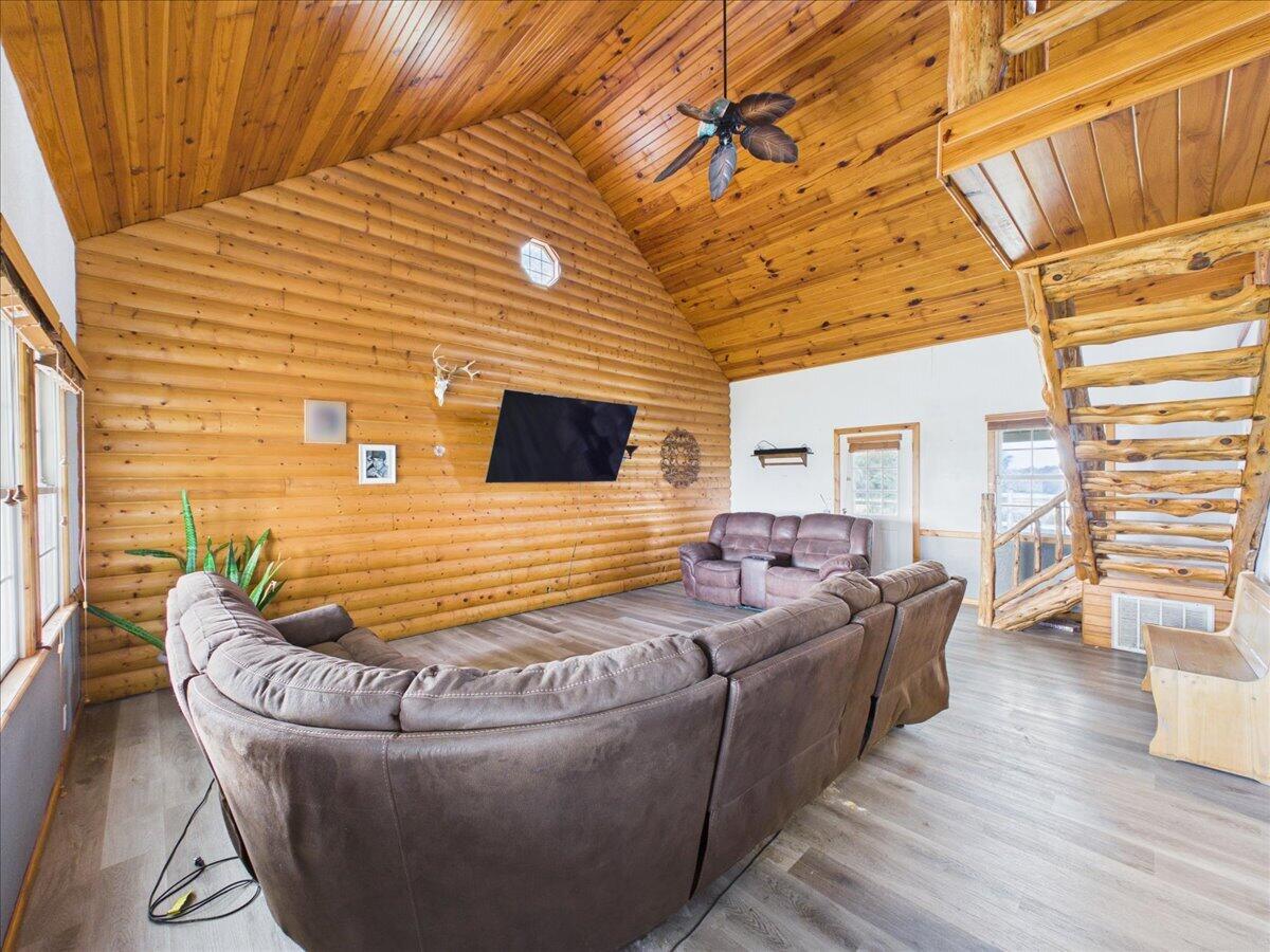 16790 Highway B Property Photo 14