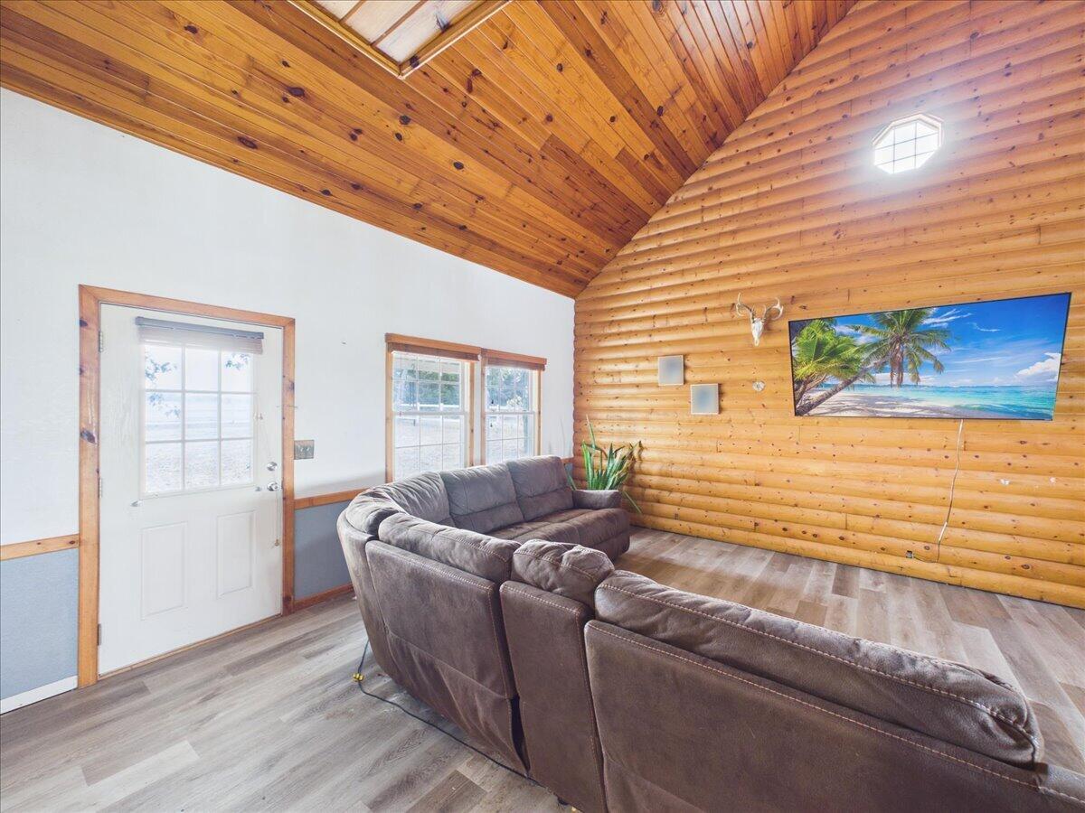 16790 Highway B Property Photo 15