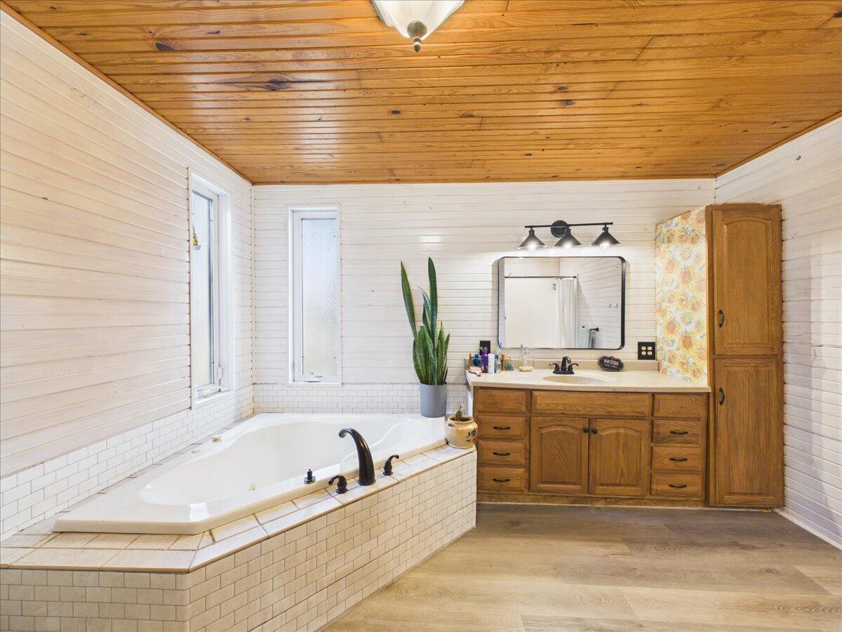 16790 Highway B Property Photo 40