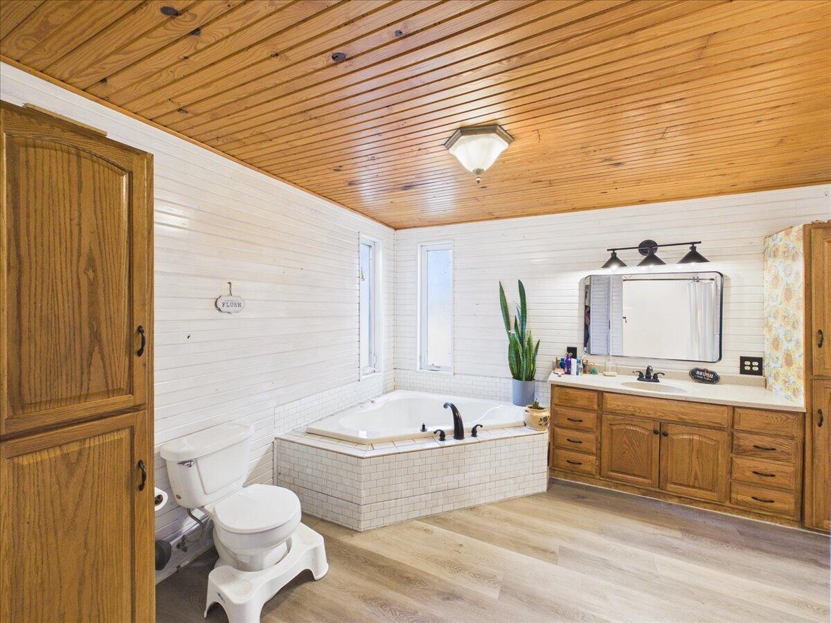16790 Highway B Property Photo 41