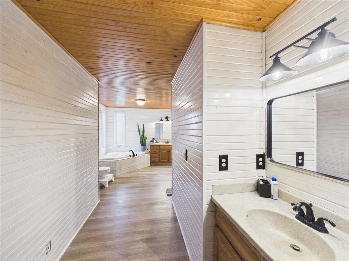 16790 Highway B Property Photo 43