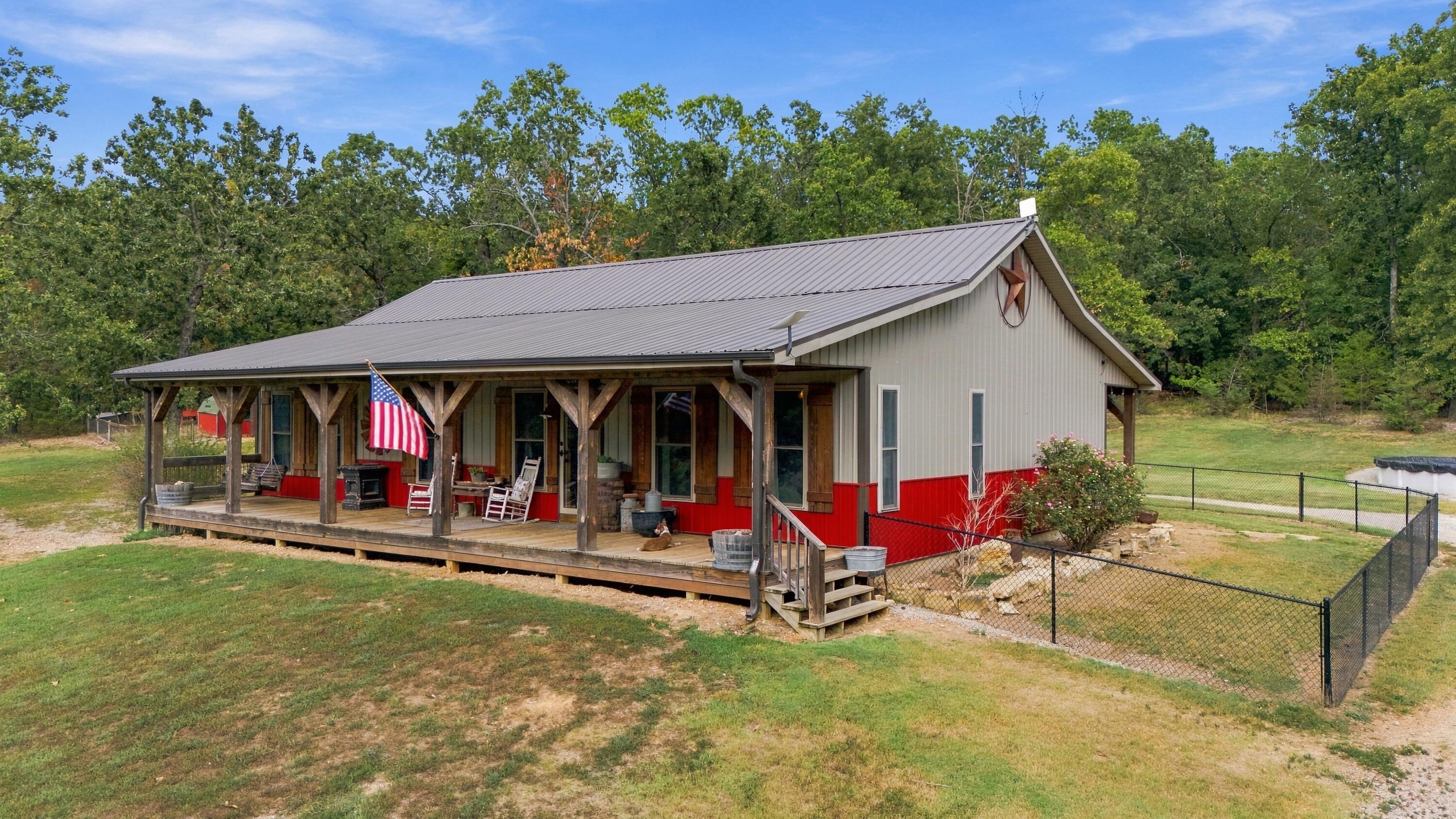 7942 County Road 2770 Property Photo 2