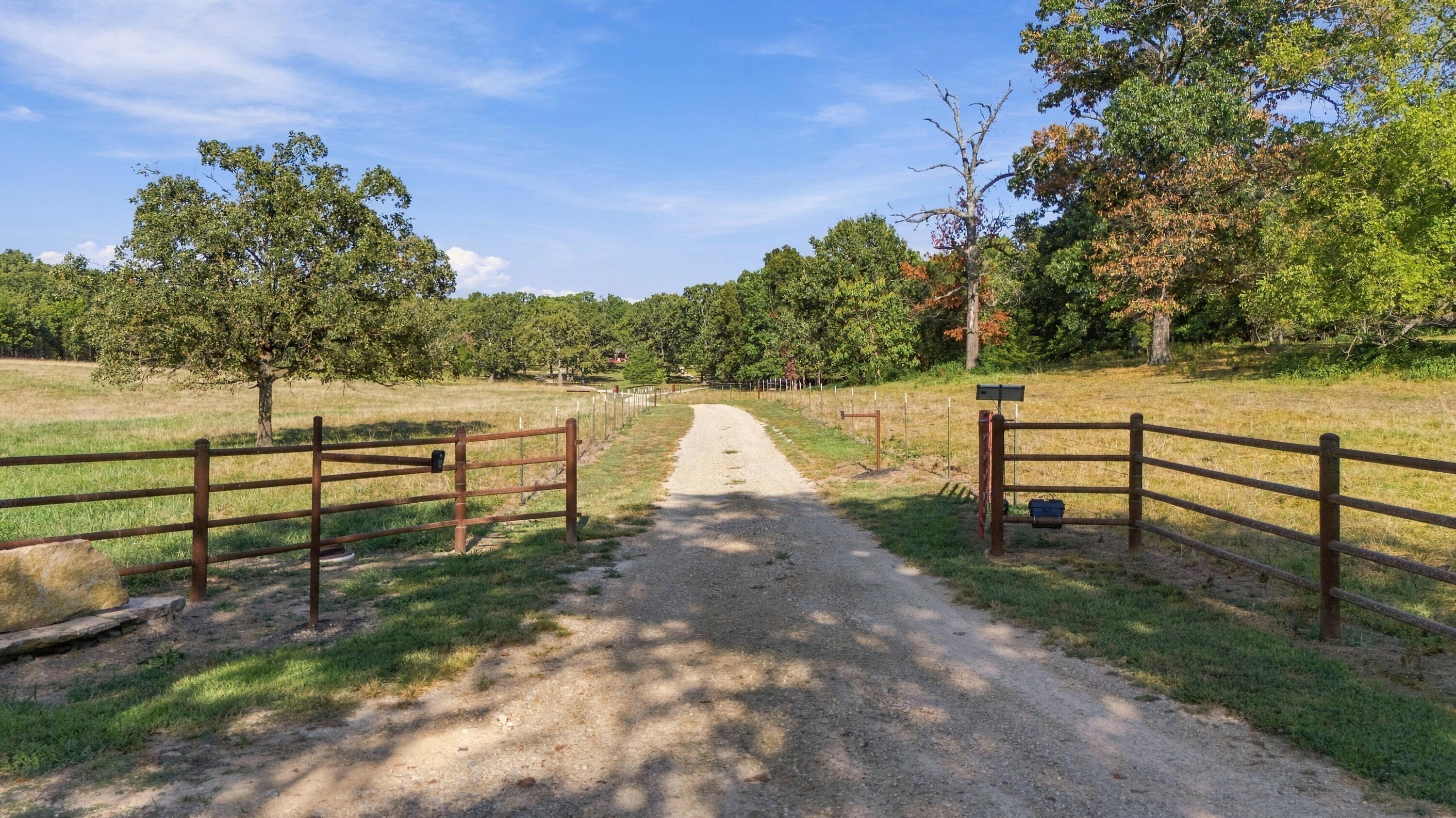 7942 County Road 2770 Property Photo 4