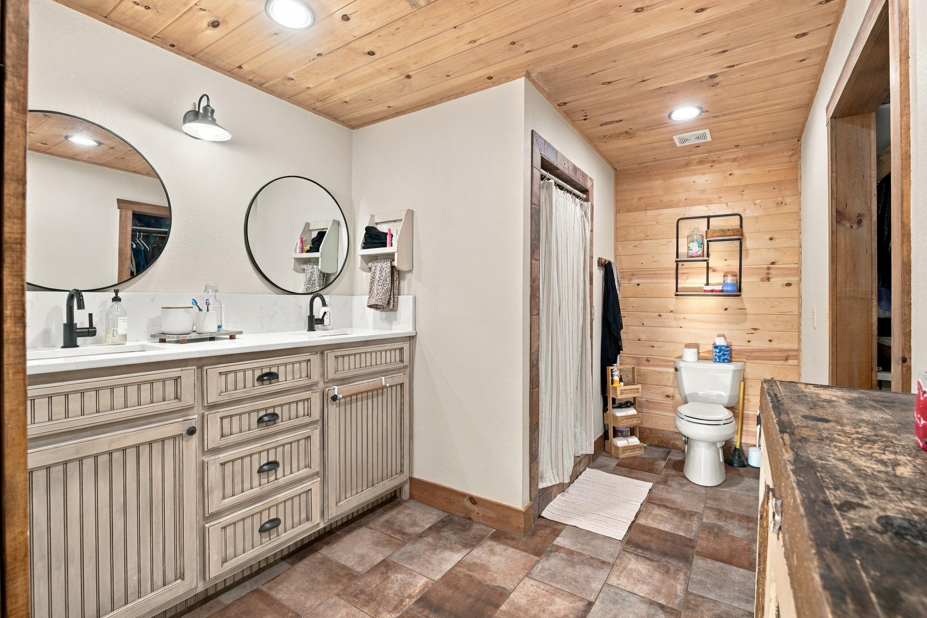 7942 County Road 2770 Property Photo 23