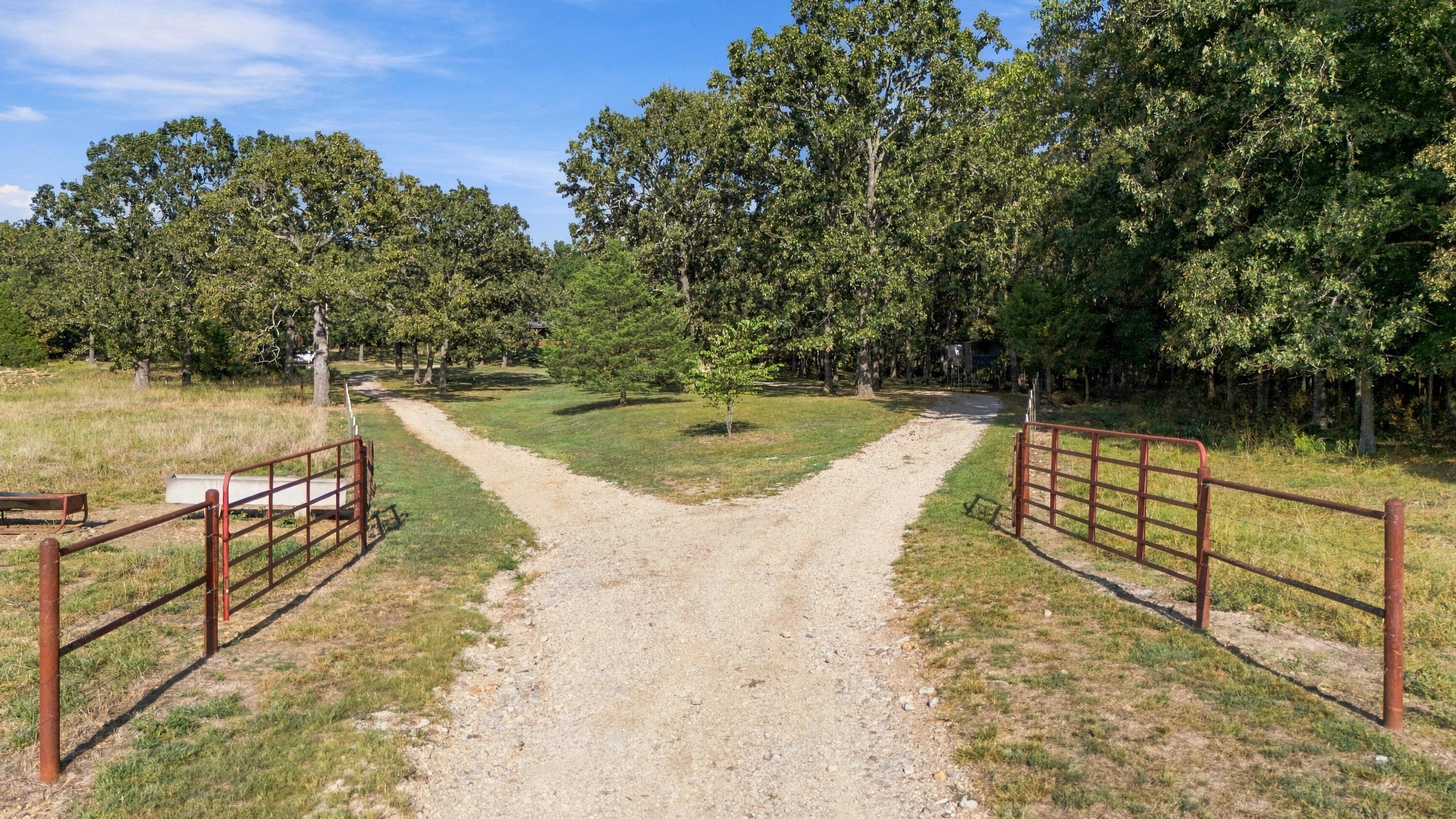 7942 County Road 2770 Property Photo 63