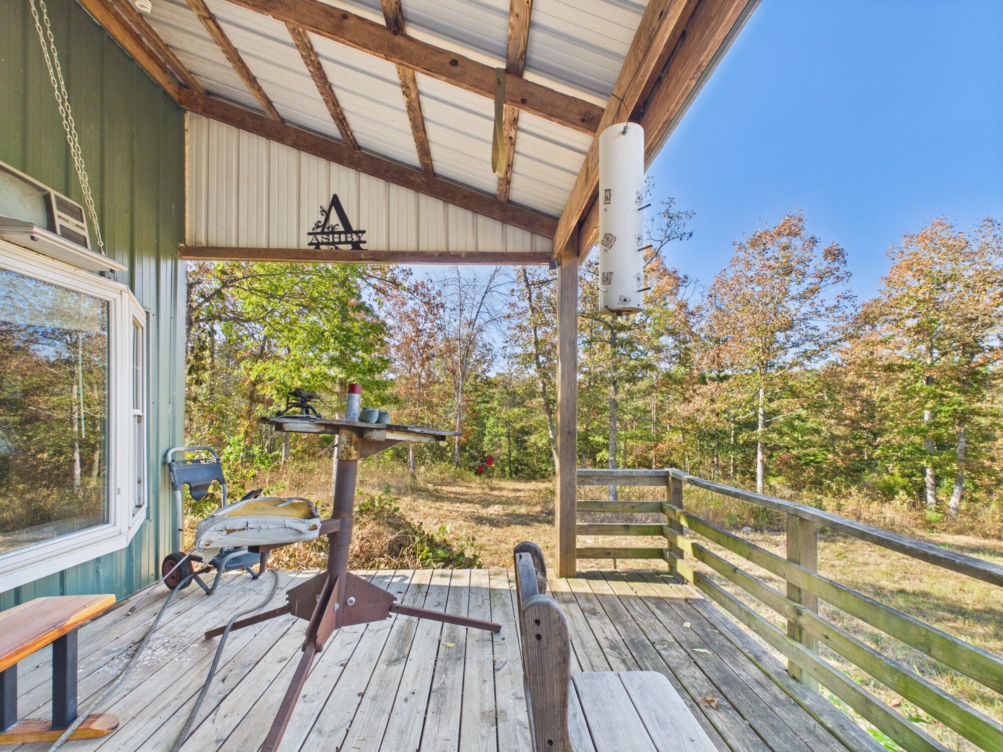 328 County Road 6600 Property Photo 4