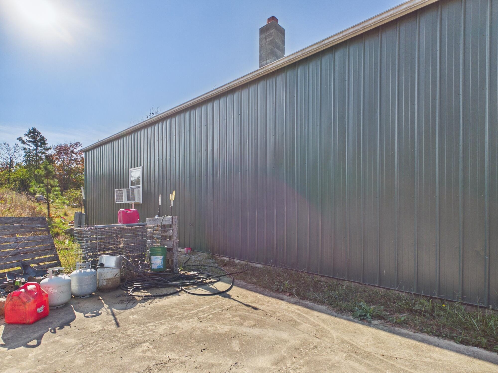 328 County Road 6600 Property Photo 8