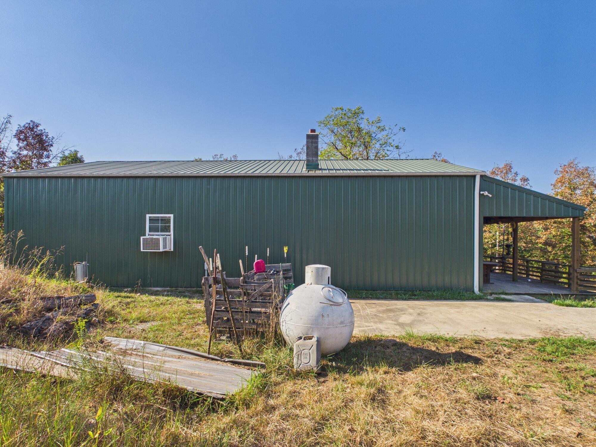 328 County Road 6600 Property Photo 17