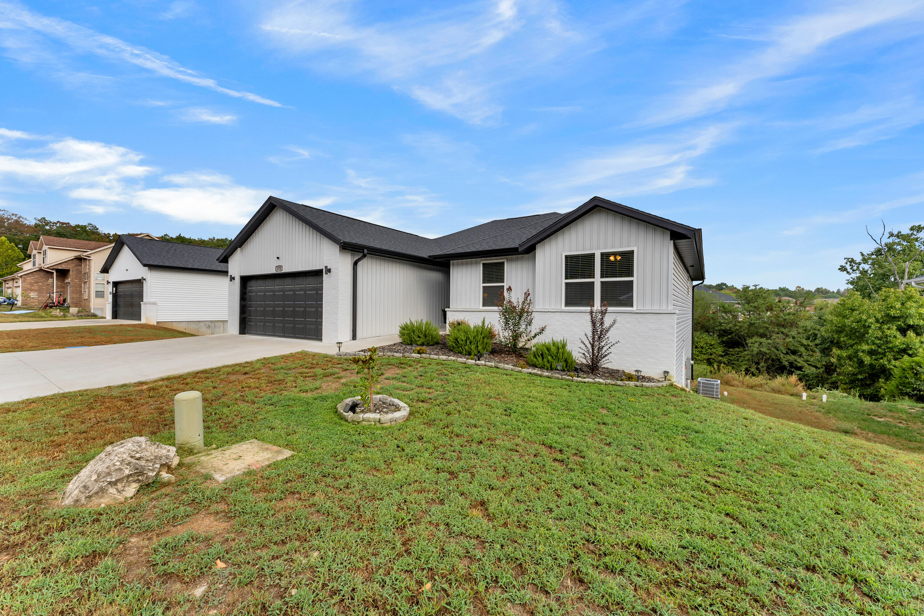 175 Sunrise Villa Drive Property Photo 2