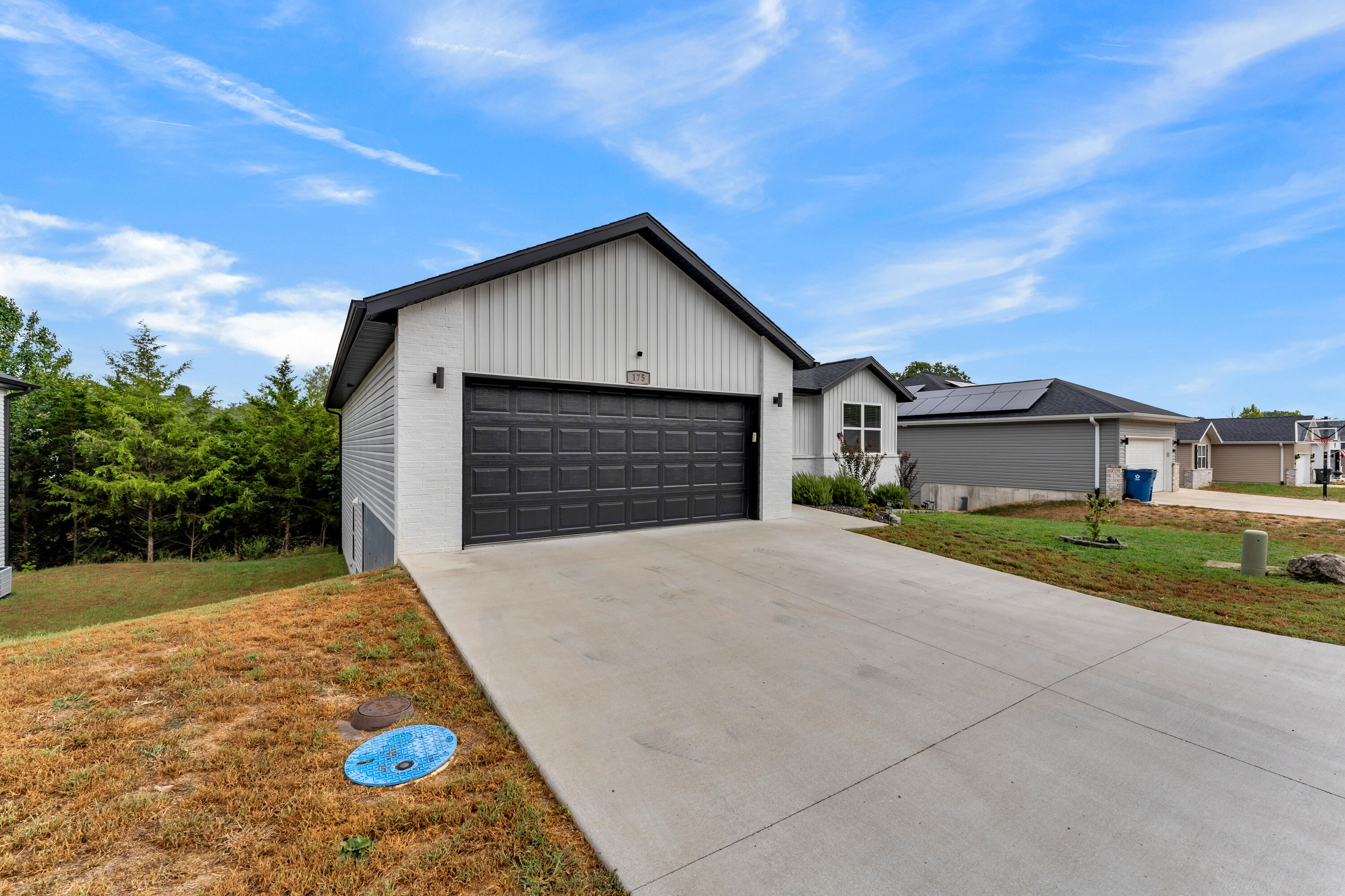 175 Sunrise Villa Drive Property Photo 4