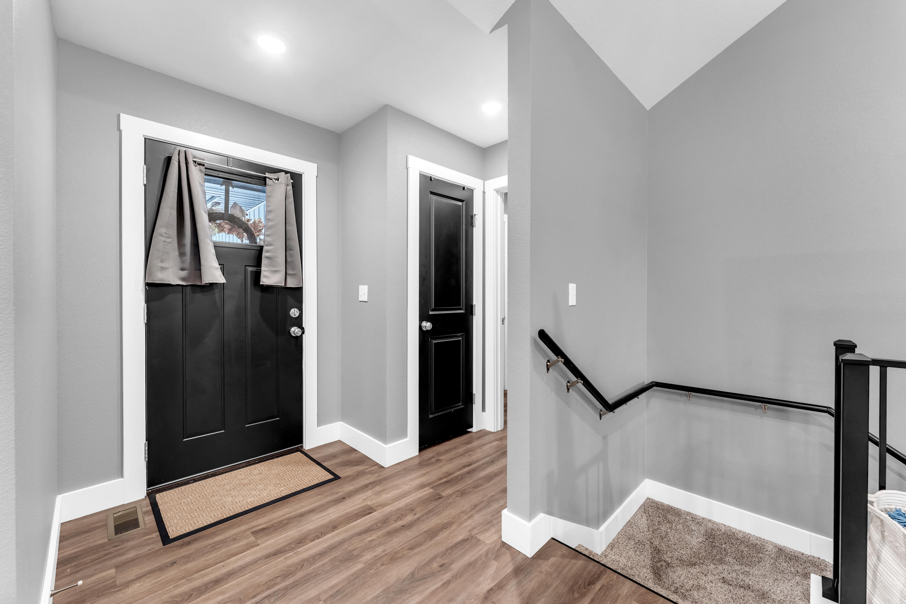 175 Sunrise Villa Drive Property Photo 6