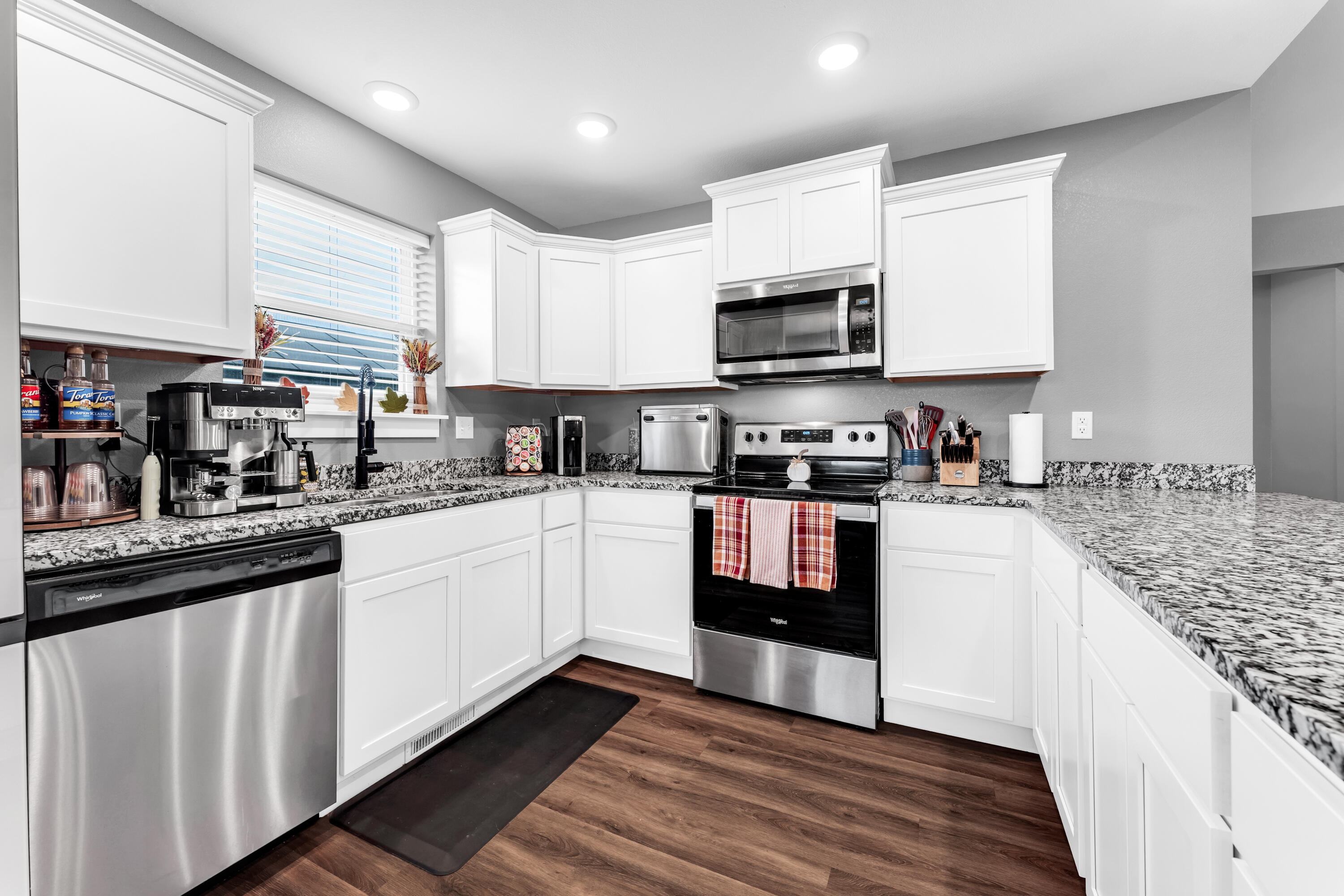 175 Sunrise Villa Drive Property Photo 13