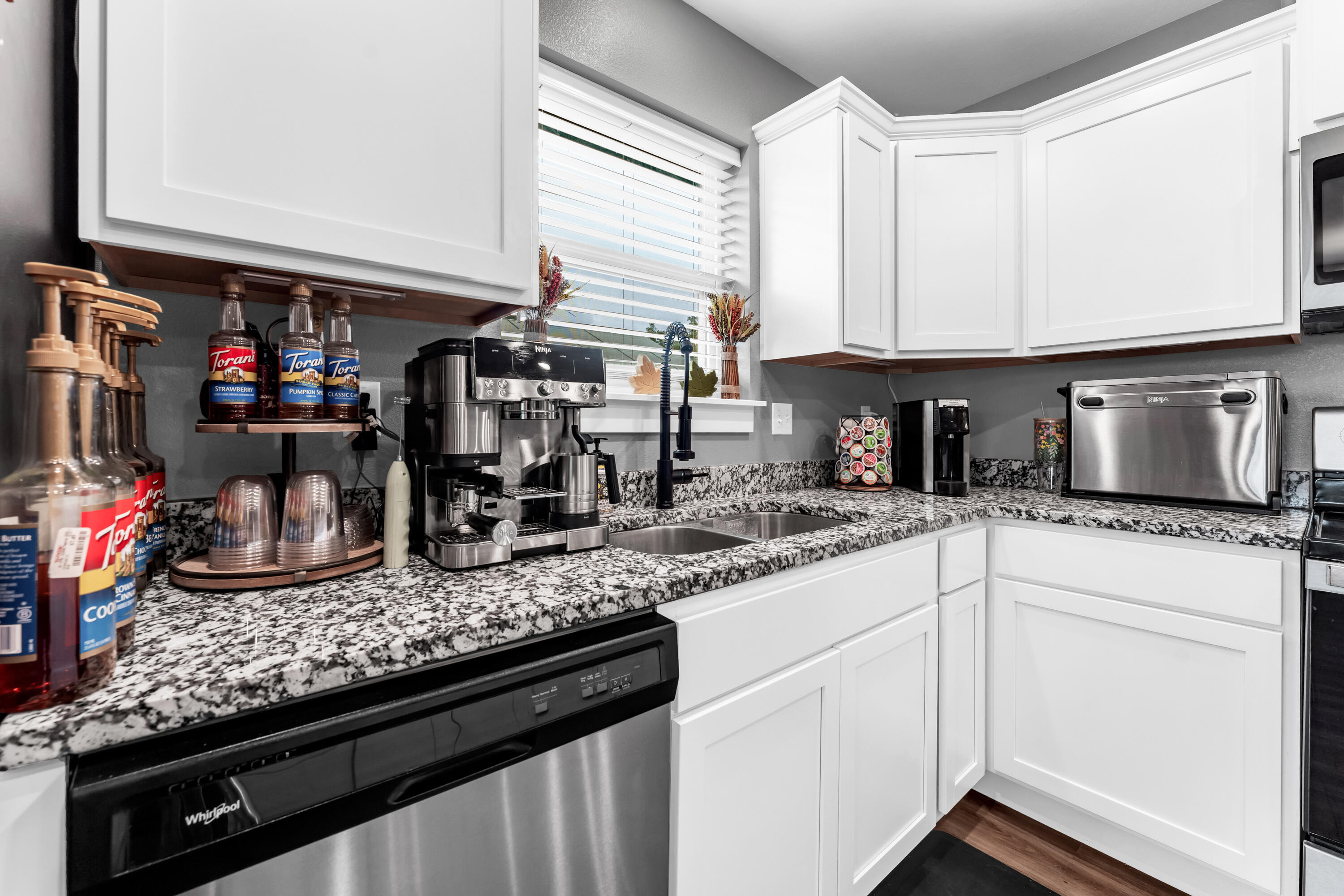 175 Sunrise Villa Drive Property Photo 14