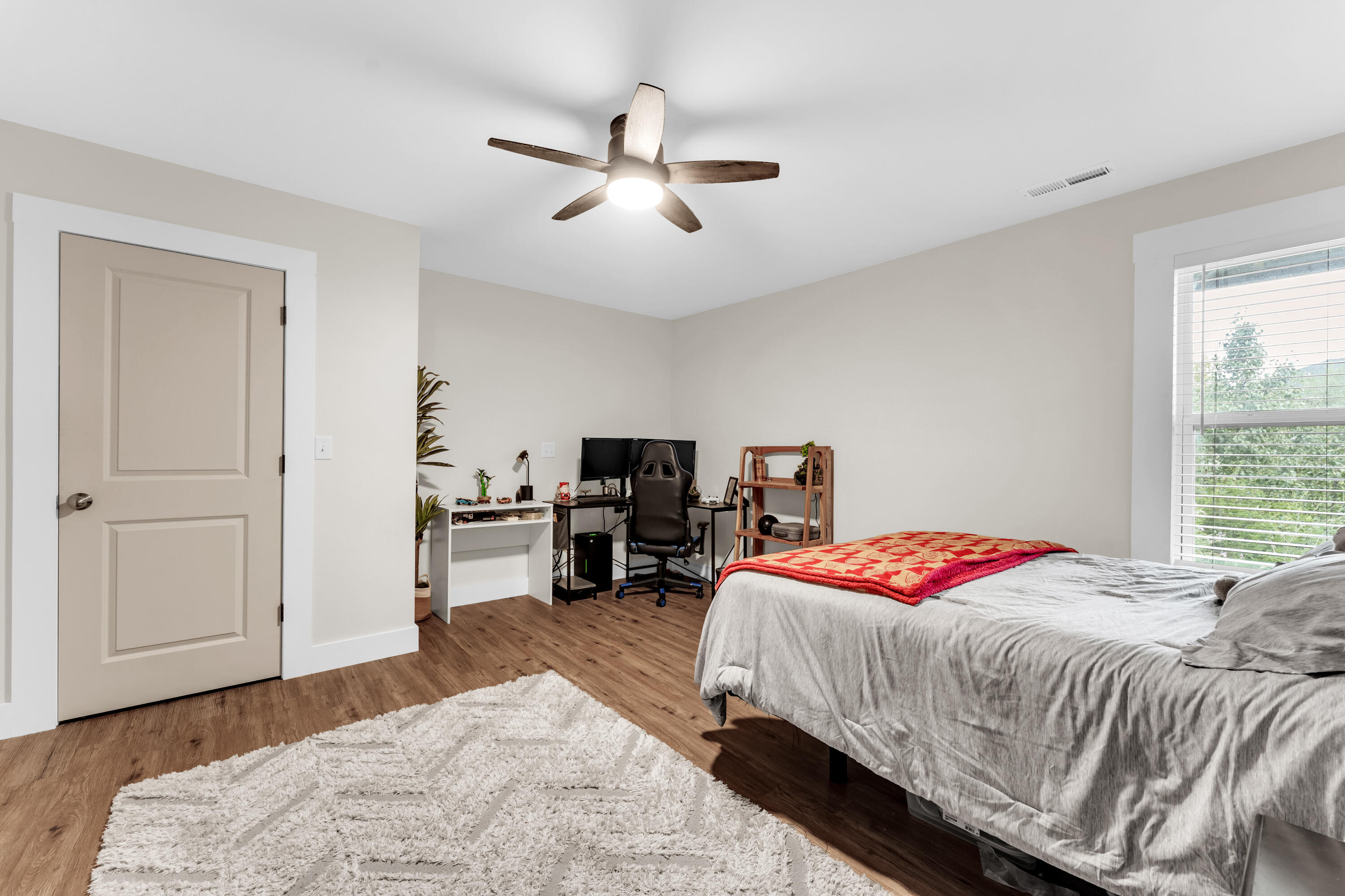 175 Sunrise Villa Drive Property Photo 32