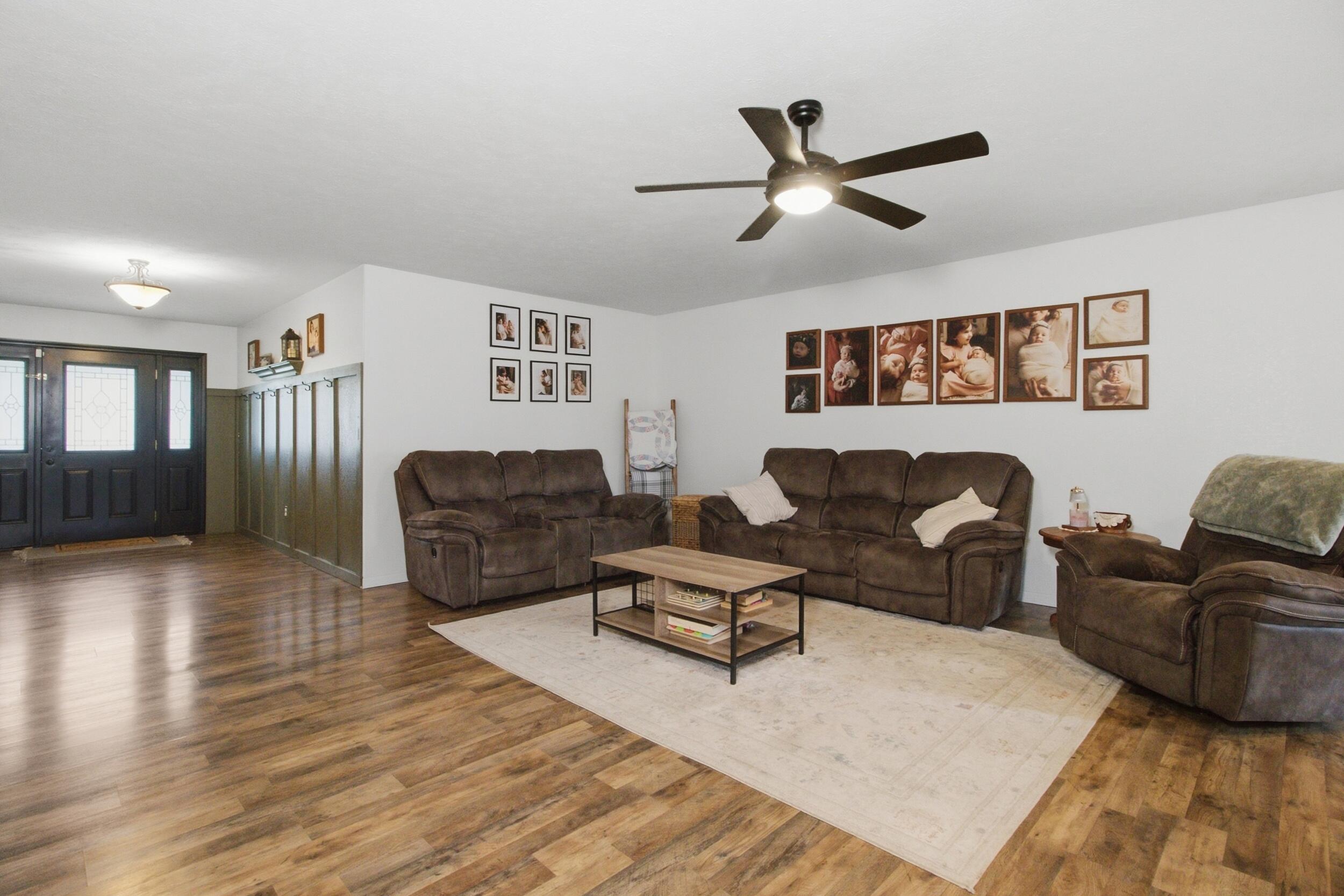 700 Robin Road Property Photo 6