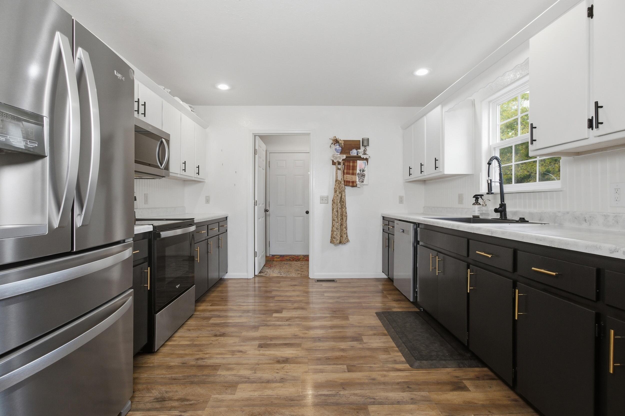 700 Robin Road Property Photo 12