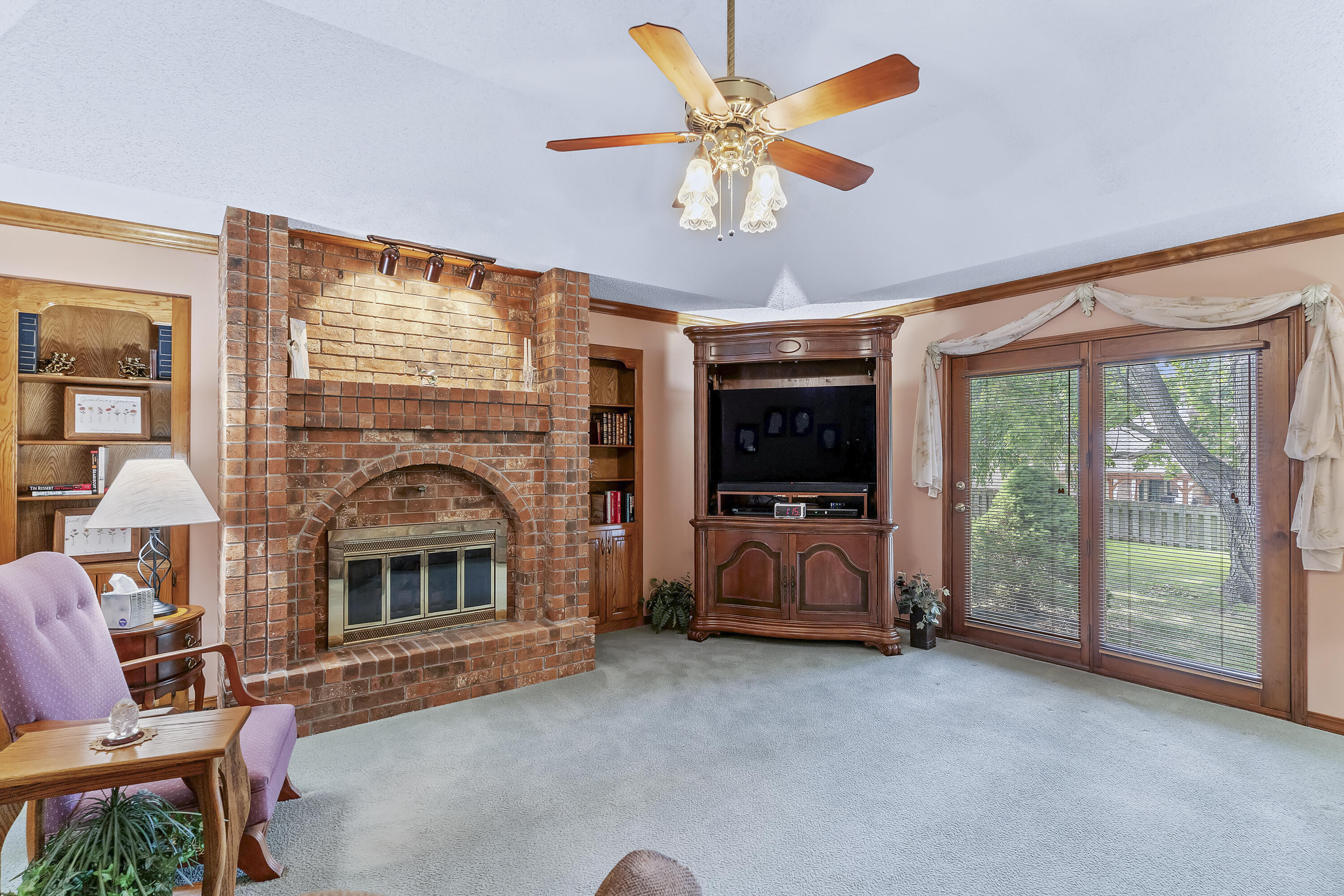 4715 South Connor Avenue Property Photo 8