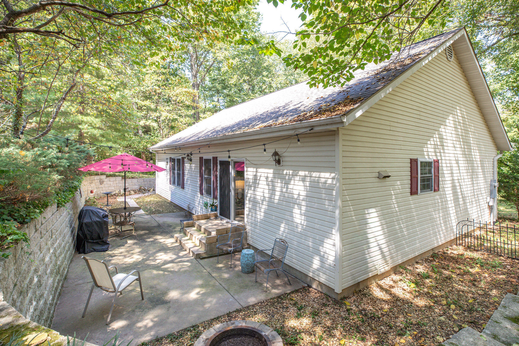 299 River Point Road Property Photo 6