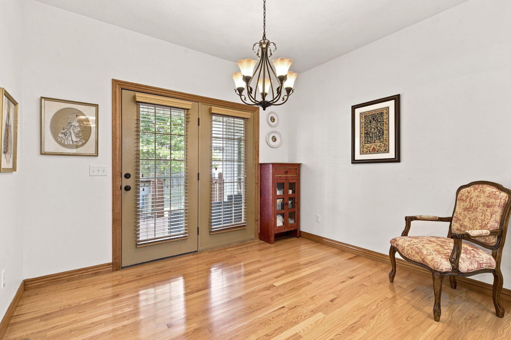 661 North Greer Avenue Property Photo 9